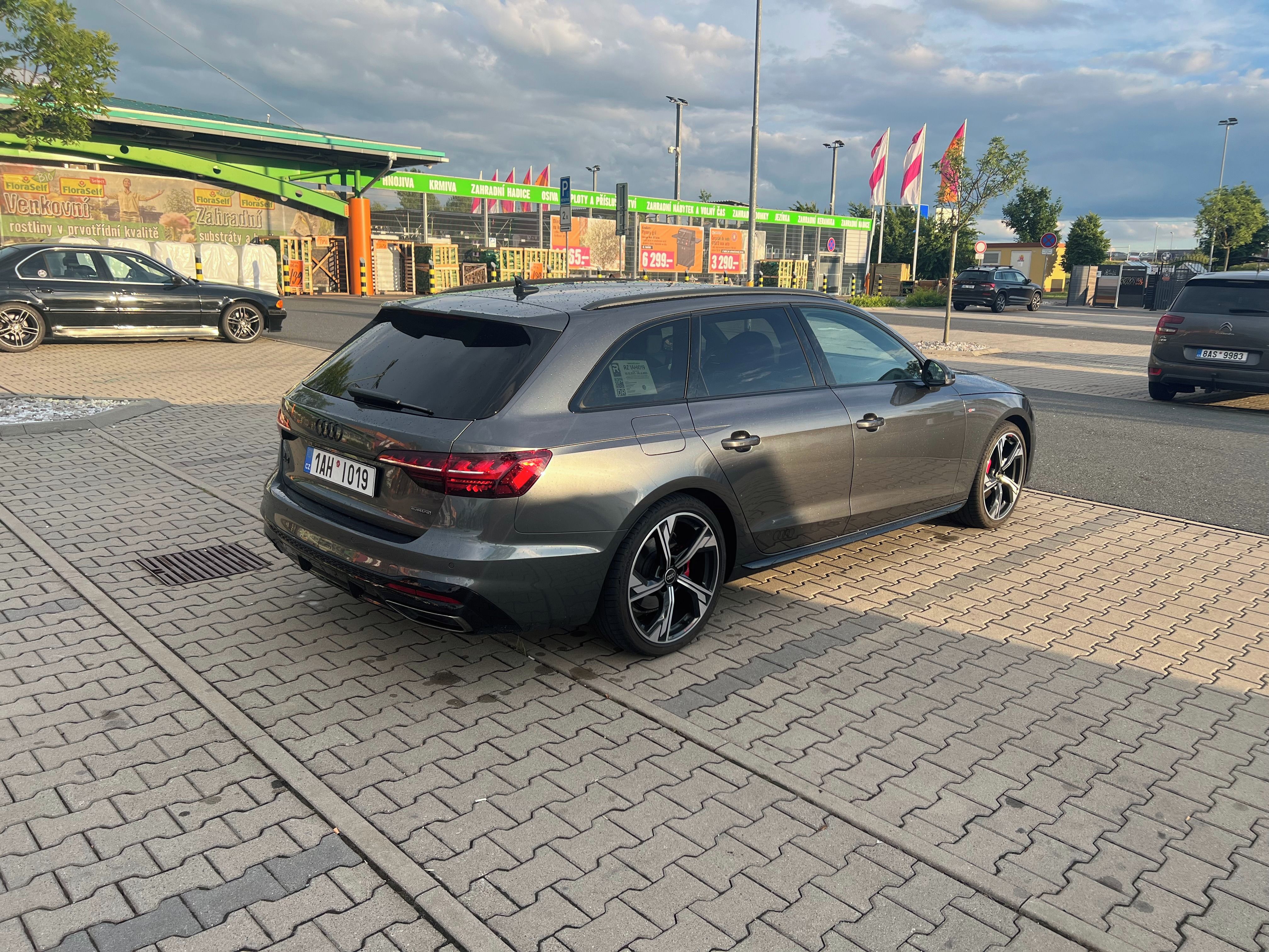 Audi A4 Avant, S line - fotka 5