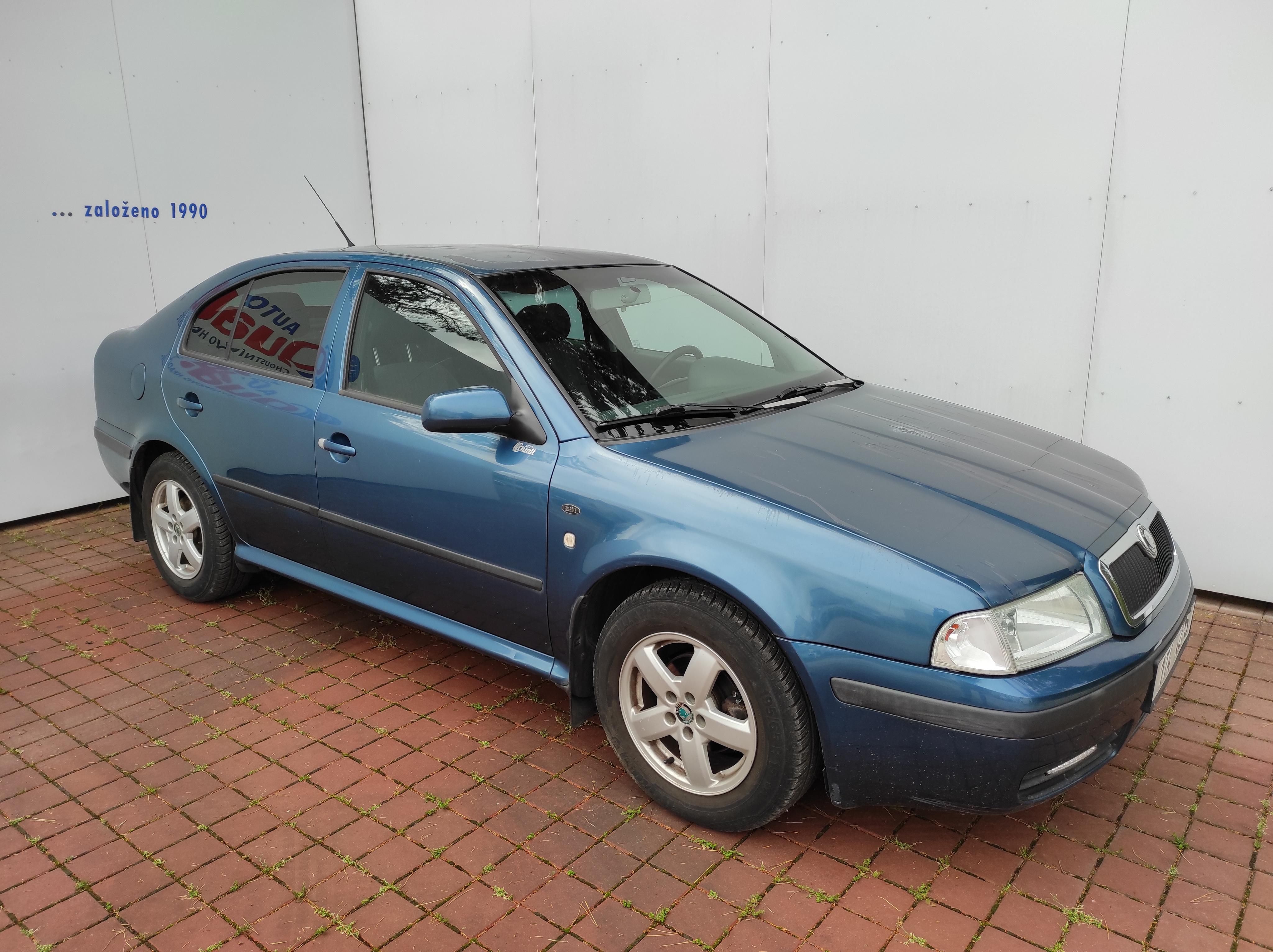 Škoda Octavia, 1.6 MPi ČR, KLIMA, ZÁVĚS - fotka 5