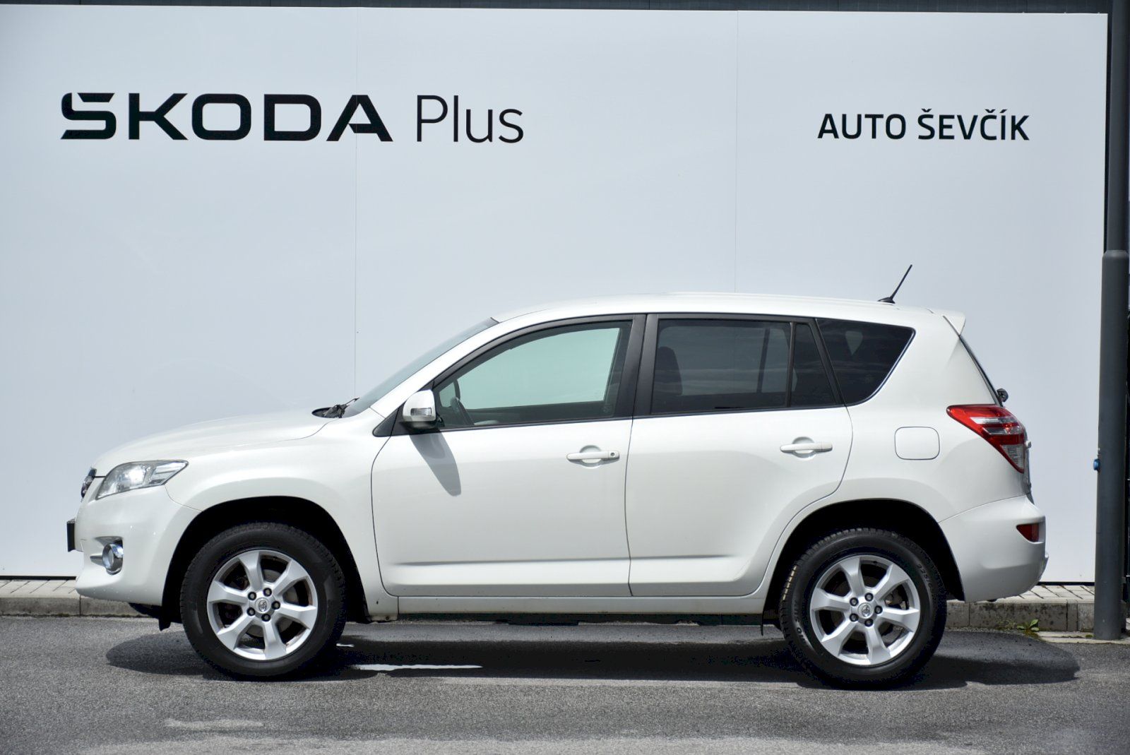 Toyota Rav4, 2.0i 116kW - fotka 3