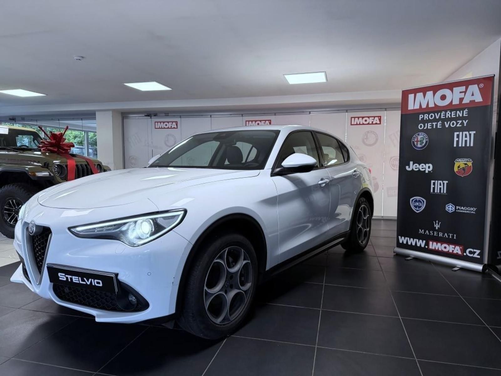 Alfa Romeo Stelvio, 2.2 JTD 180k AT8 ZF Q4 4x4 - fotka 3