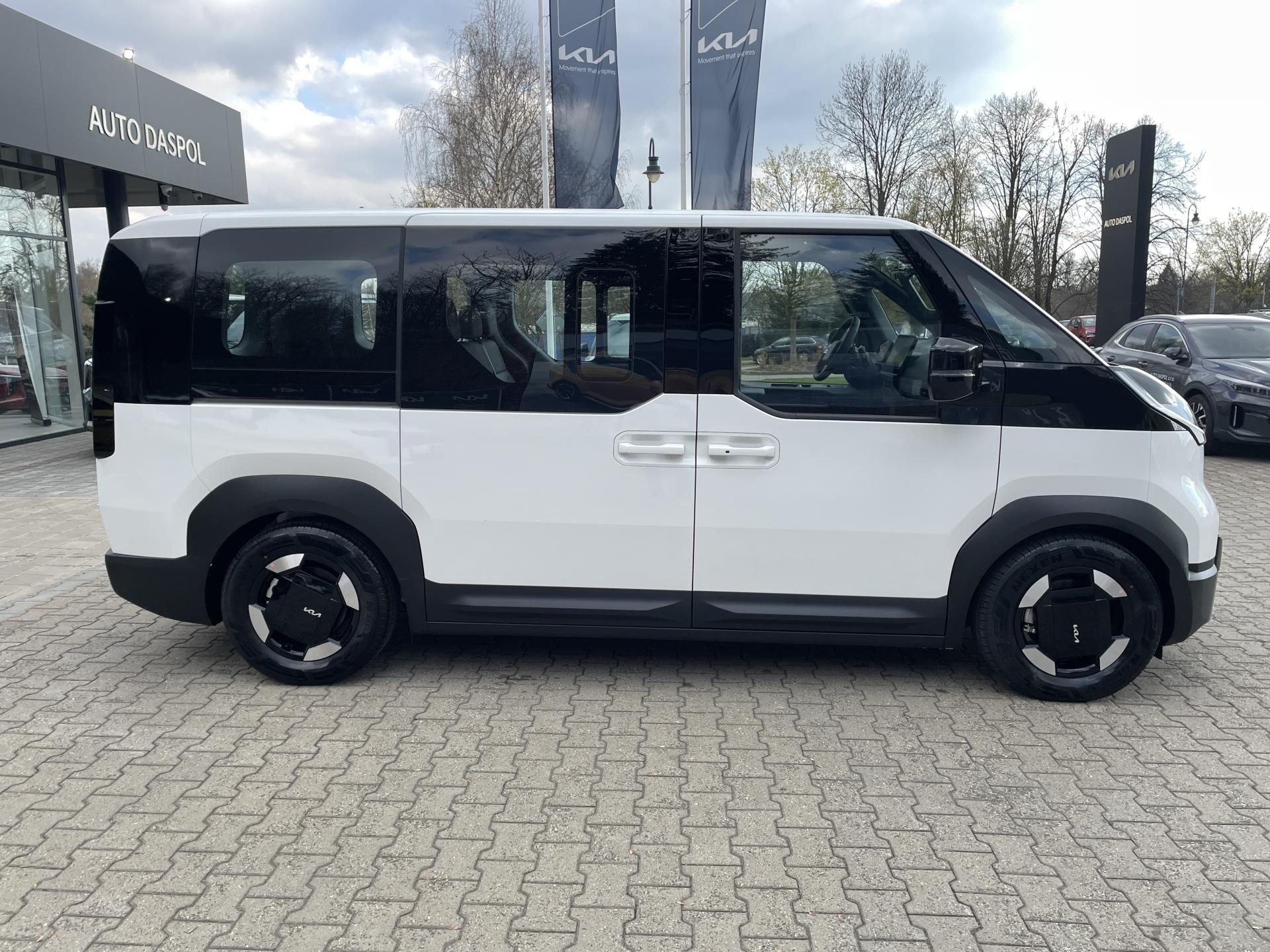 Kia PV5, 5P 4x2 ELITE 120 KW + 71,2 KW - fotka 2