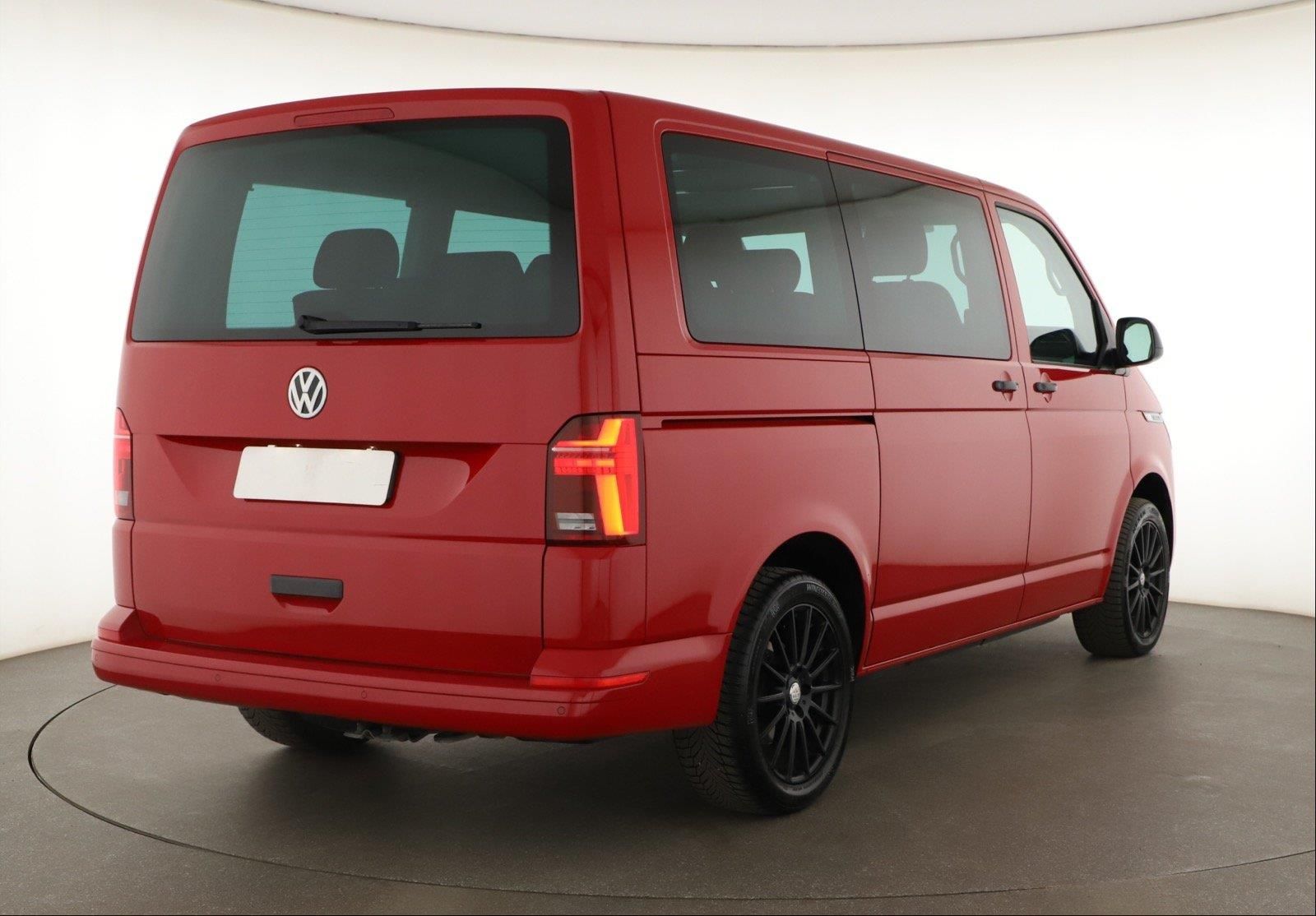 Volkswagen Multivan, 2.0 TDI, 7 míst, KR, Nové v ČR - fotka 5
