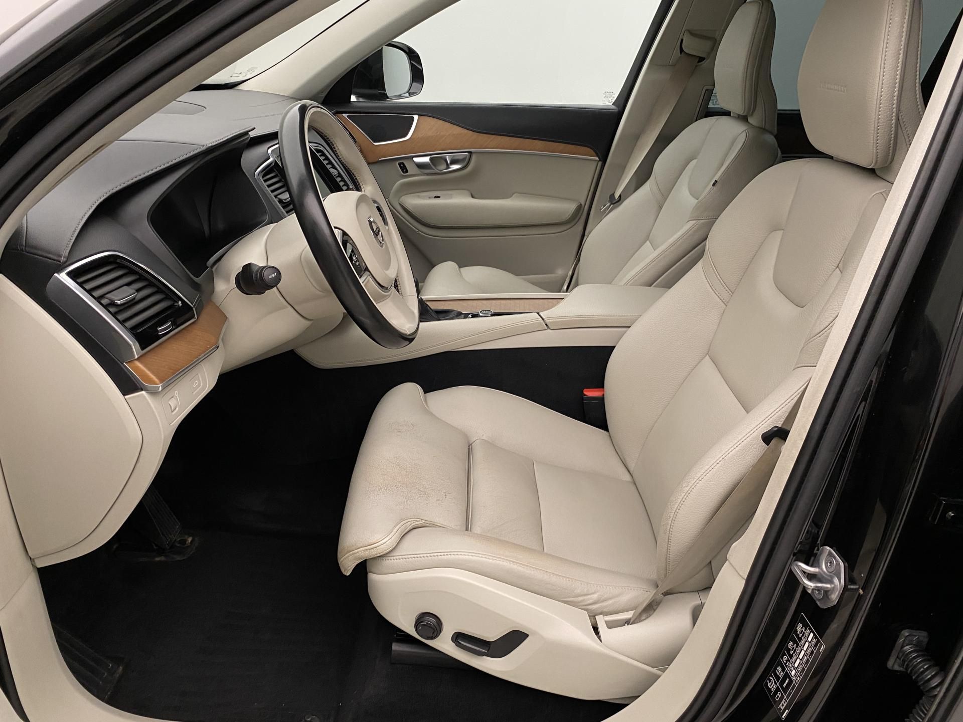 Volvo XC90, D5 AWD INSCRIPTION AUT 7míst - fotka 3