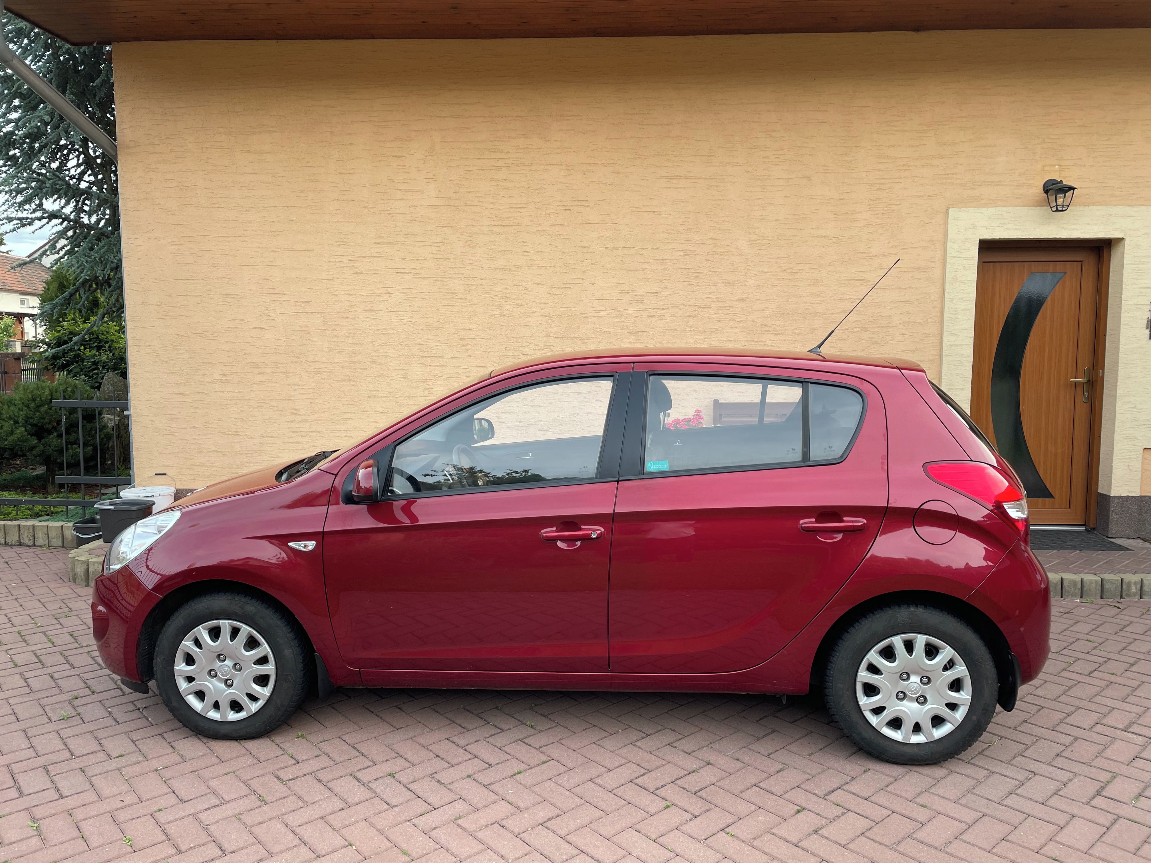 Hyundai i20, 1.4 AUTOMAT, ČR,1. maj., GARÁŽ - fotka 3