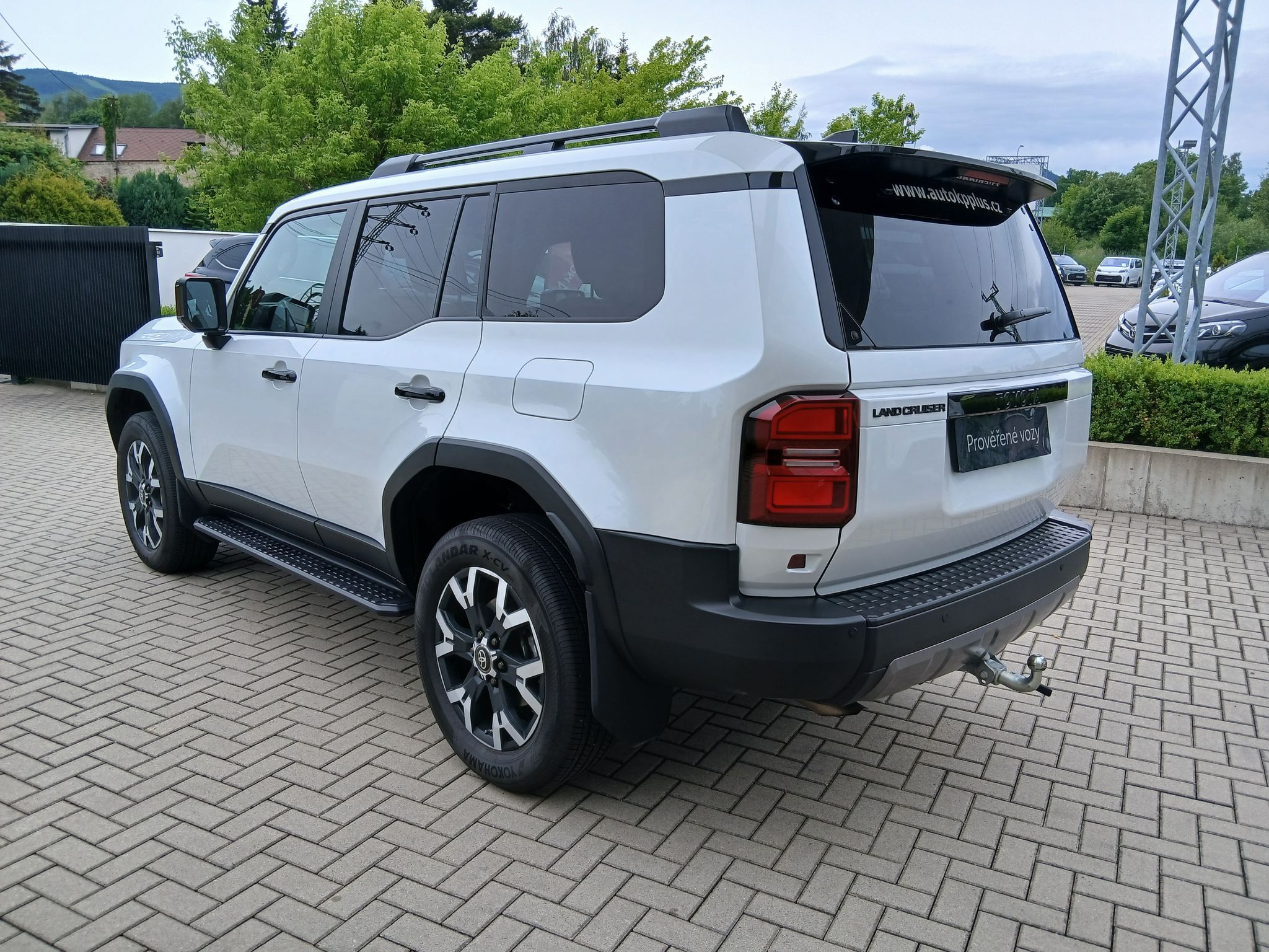 Toyota Land Cruiser, 2.8 D-4D 4x4 Executive JBL 8AT - fotka 4