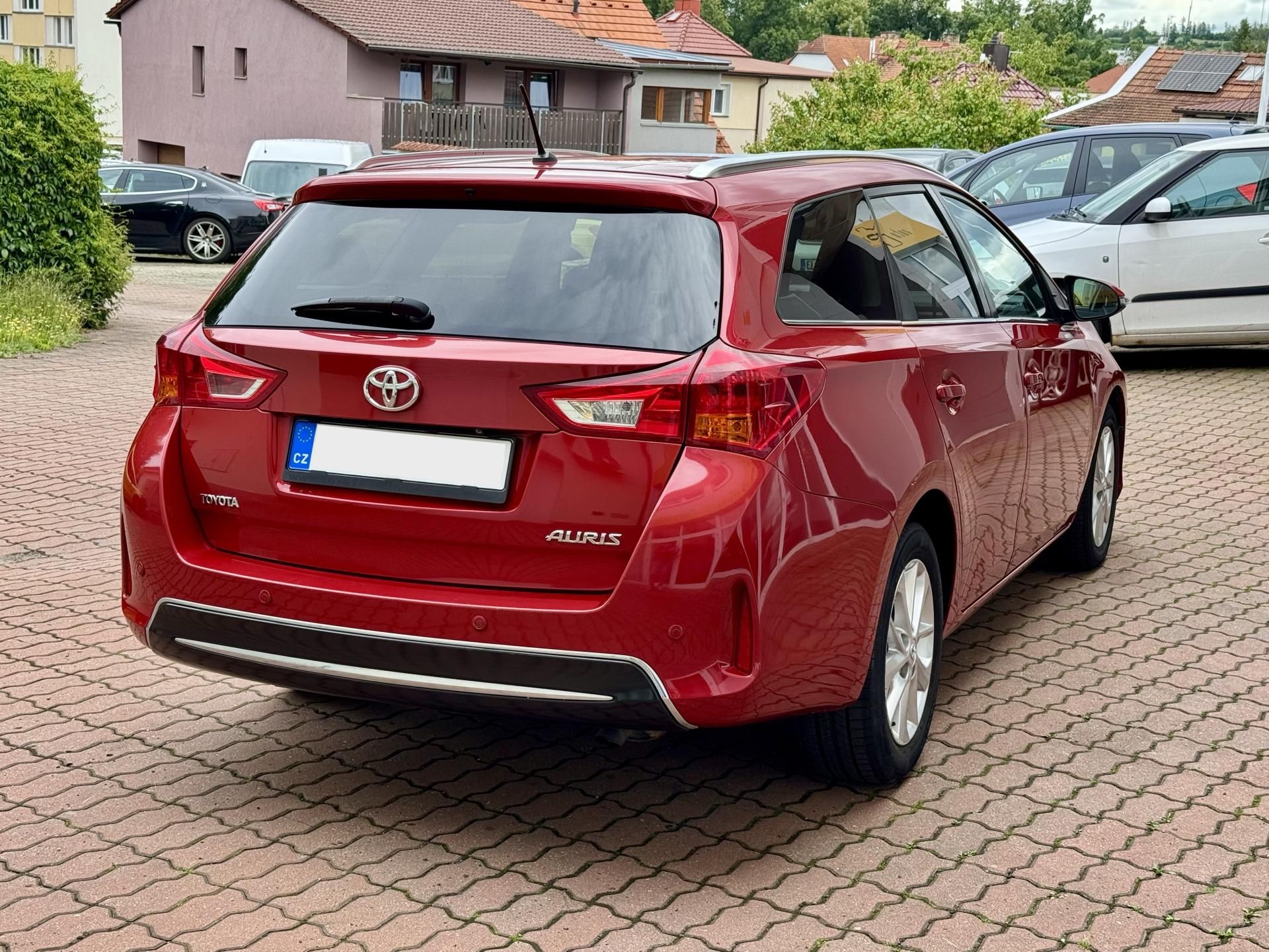 Toyota Auris, Combi 1.6 Valvematic CVT - fotka 5