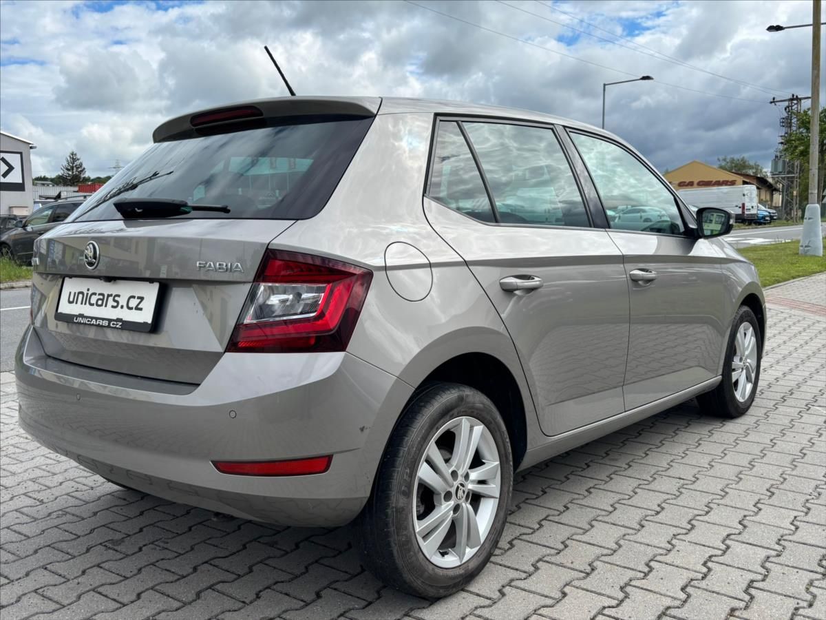 Škoda Fabia, 1,0 TSI  Style 5kvalt ČR - fotka 4