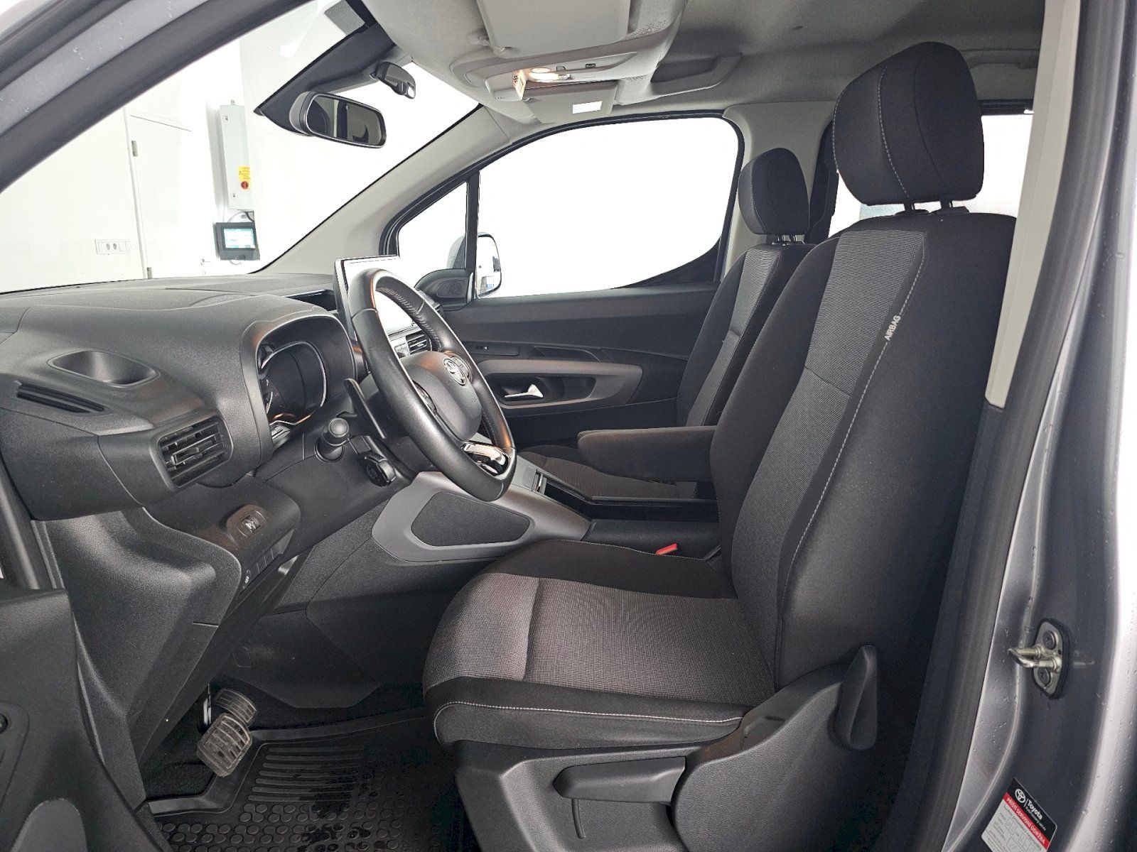 Toyota Proace City Verso, 1.2T 96kW 8AT FAMILY TAŽNÉ - fotka 6