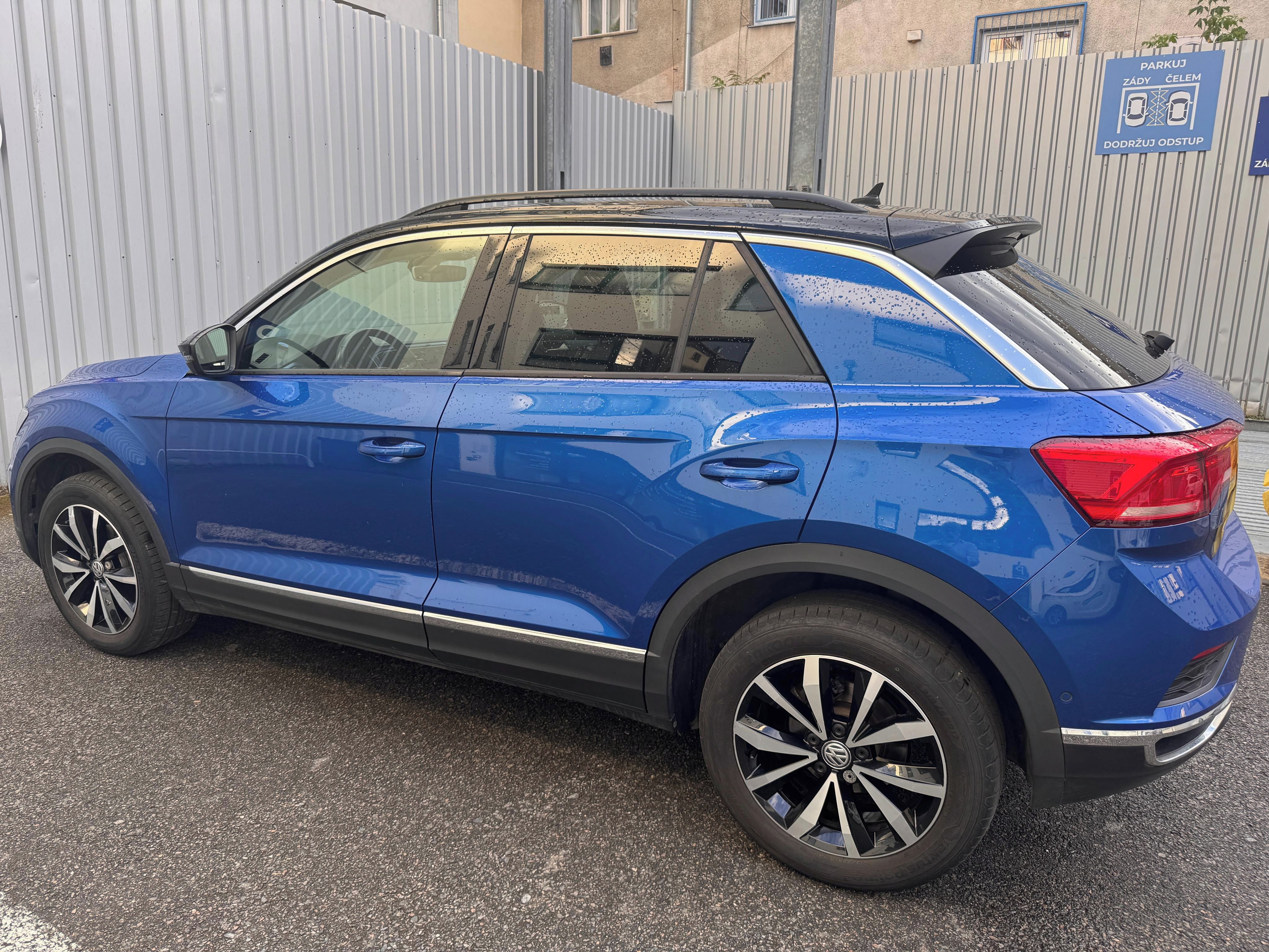 Volkswagen T-Roc, 1,5 TSI - servisováno - fotka 3
