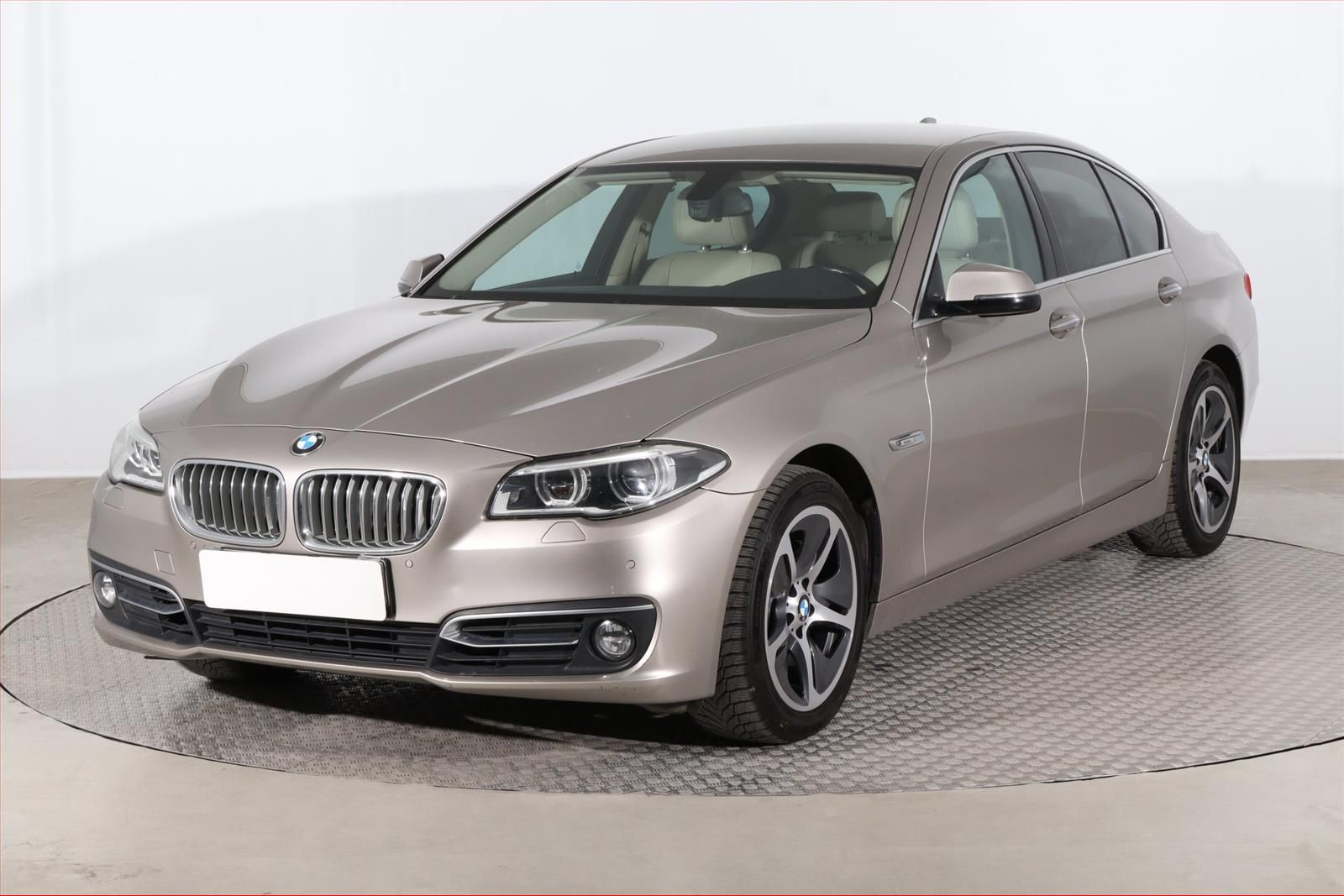BMW Řada 5, 525d xDrive, 4X4, Automat - fotka 2