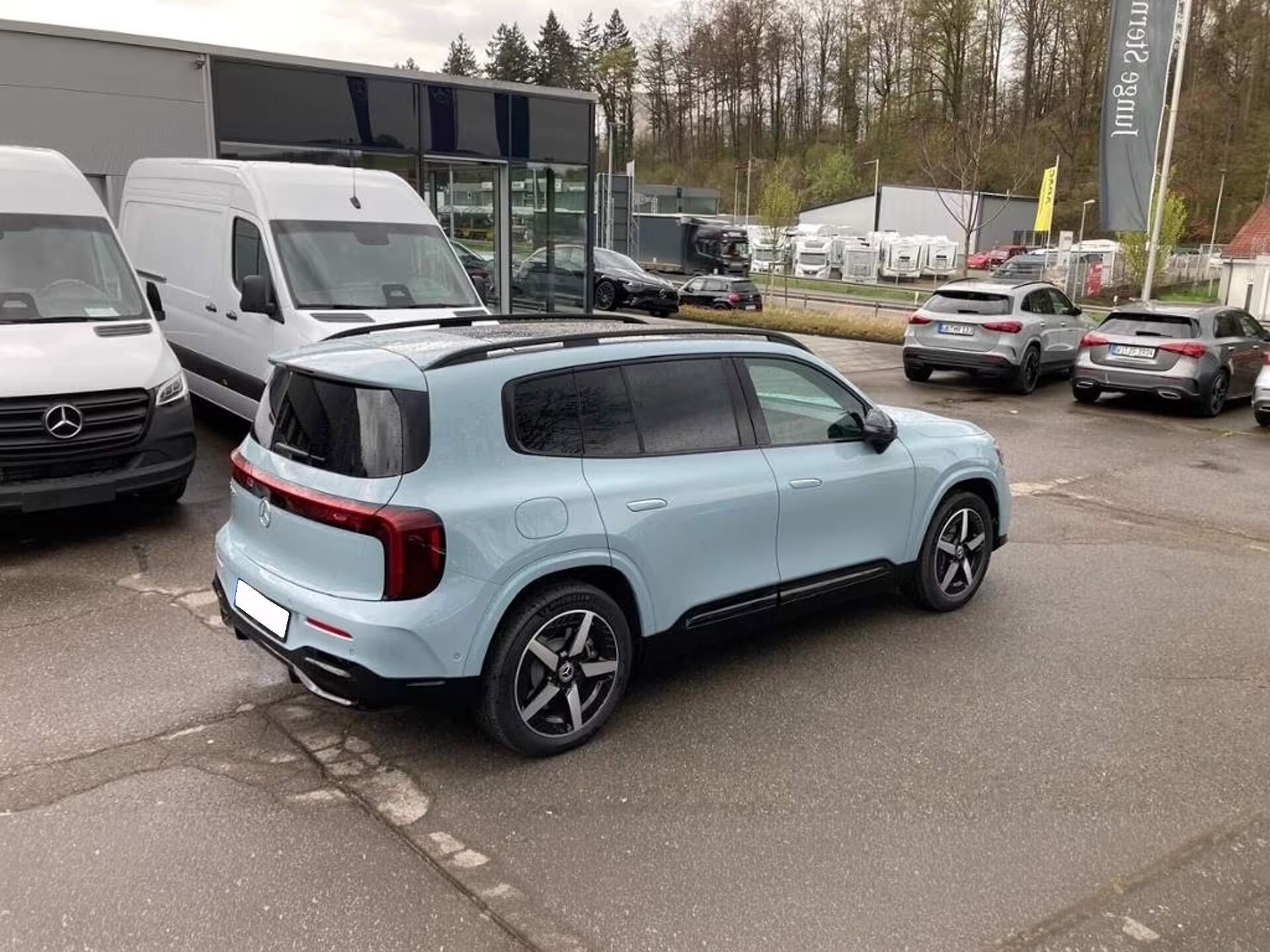Mercedes-Benz GLB, 250+ AMG Pano 360 Tažné ACC - fotka 3