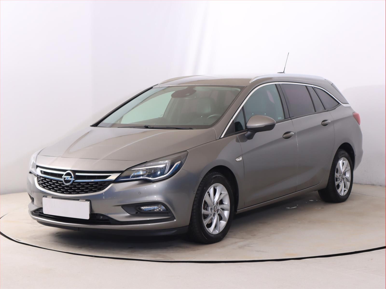Opel Astra, 1.4 T, Innovation, Serv.kniha - fotka 2