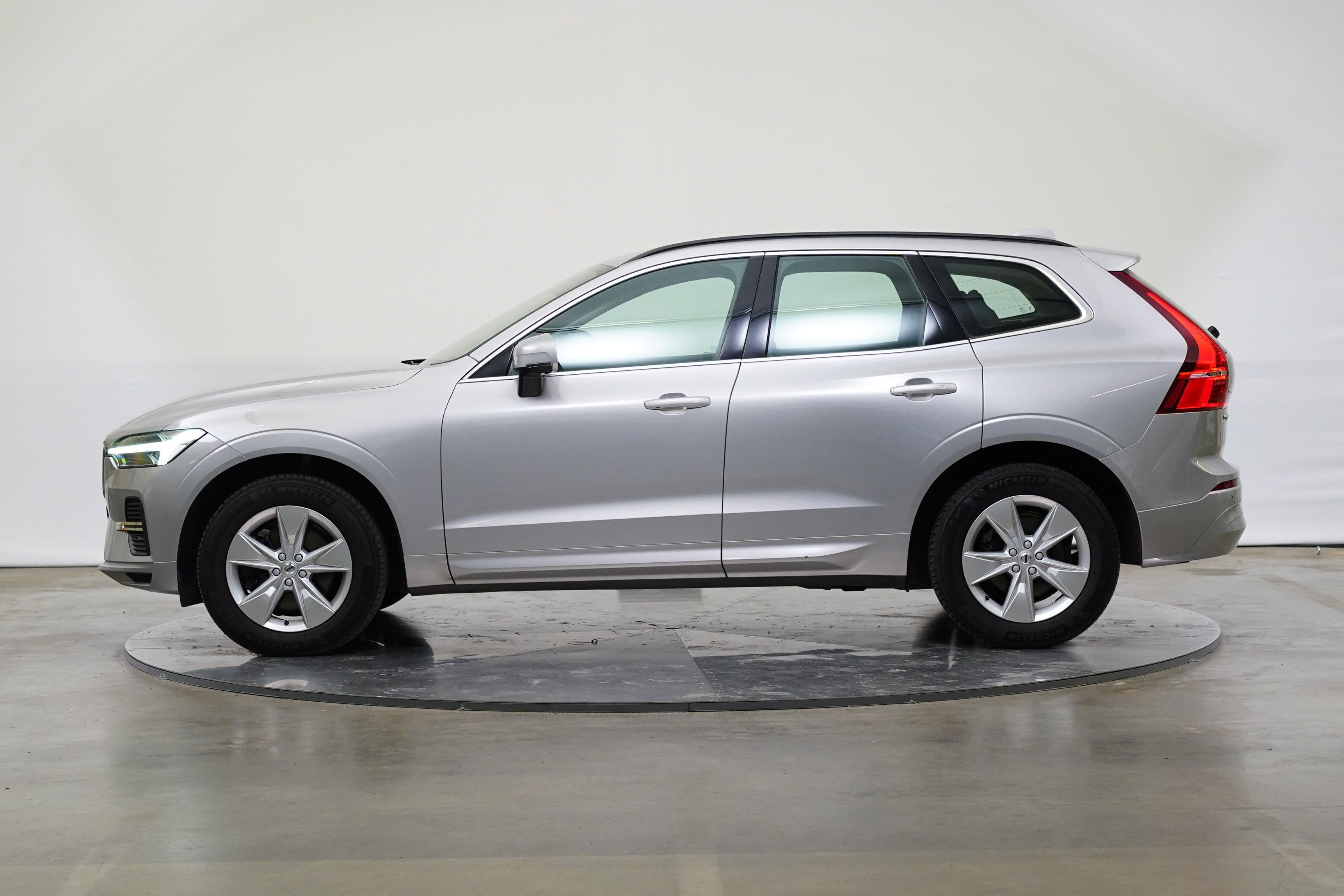 Volvo XC60, 2.0 D 145 kW - fotka 3