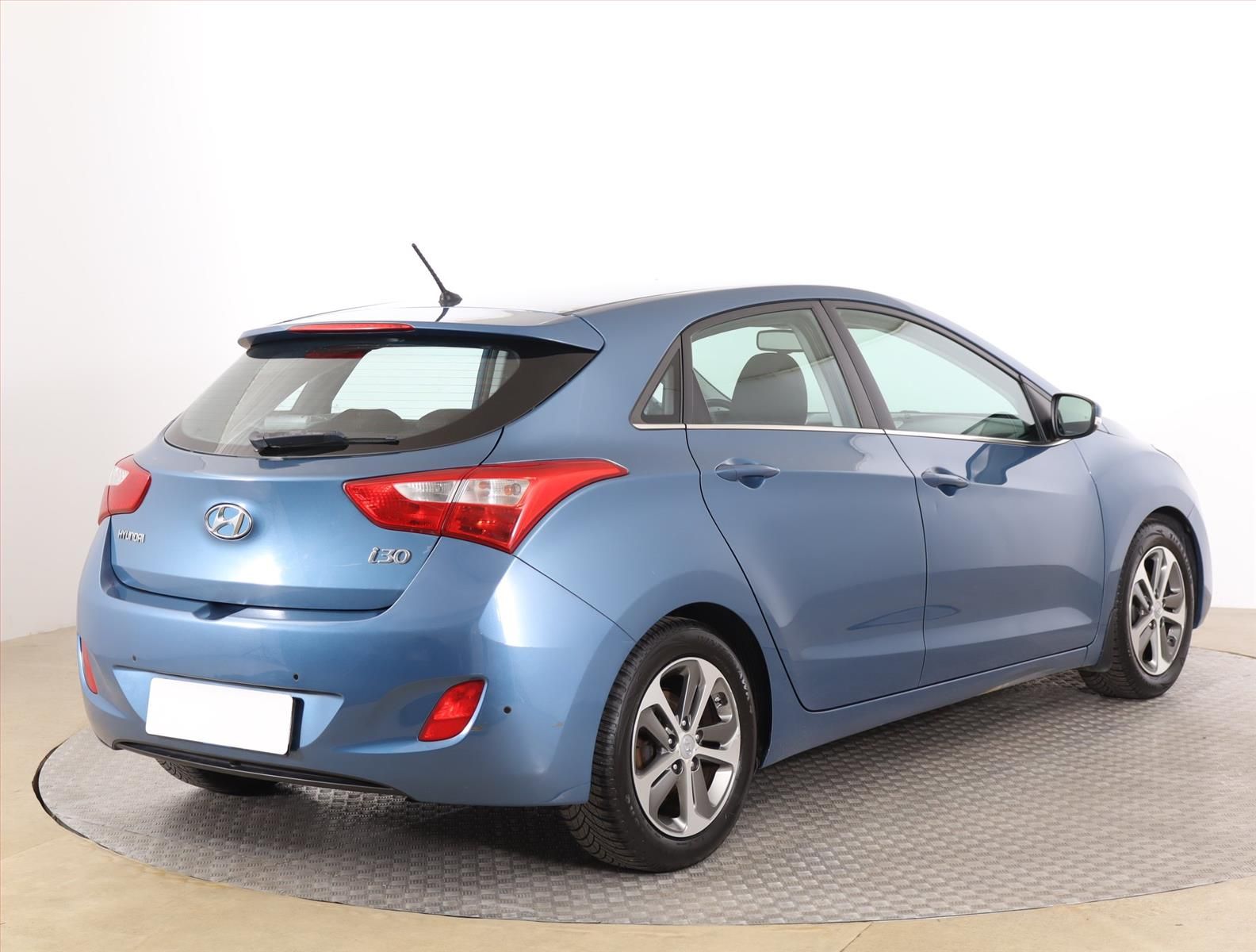 Hyundai i30, 1.4 CVVT, Serv.kniha - fotka 5