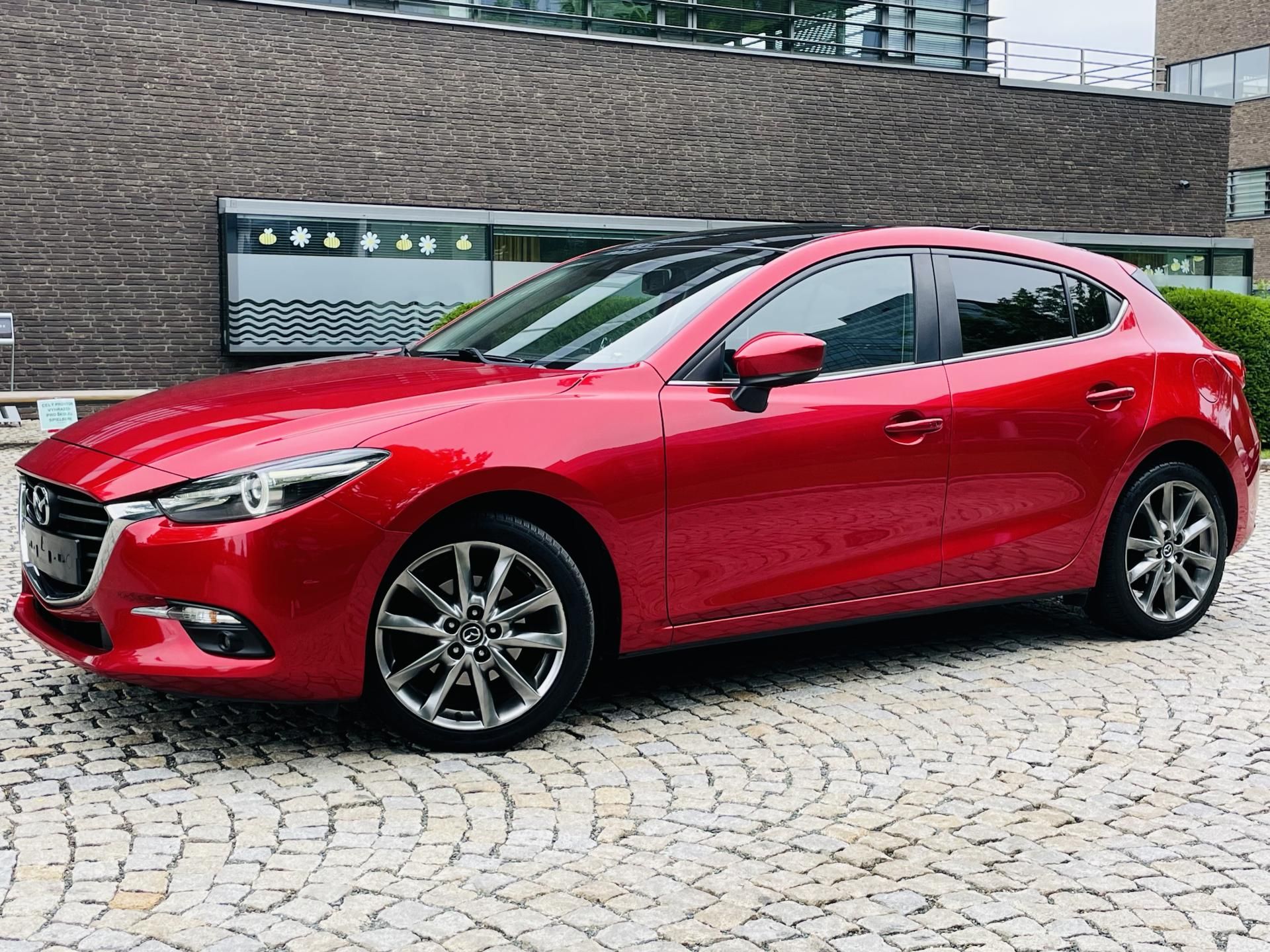 Mazda 3, 2.0i AUTOMAT KAMERA VÝHŘEV LED - fotka 4