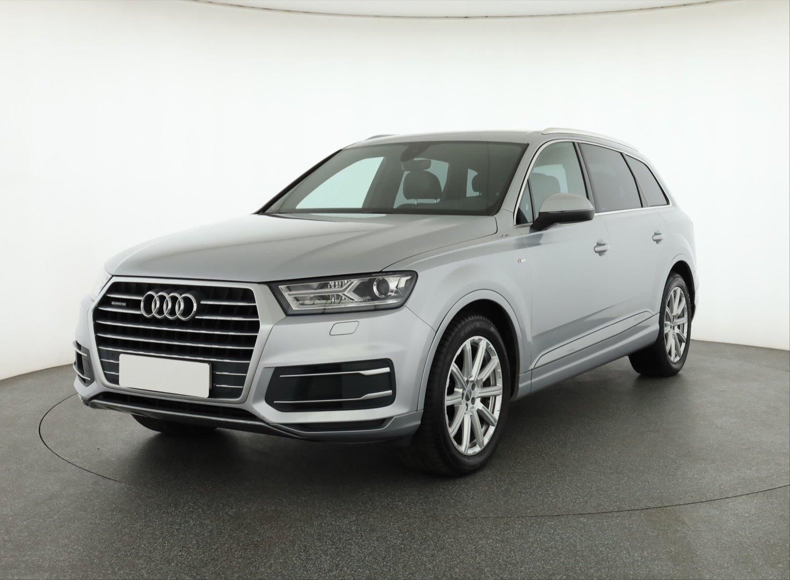 Audi Q7, 3.0 TDI, 4X4, Automat, 7 míst - fotka 2