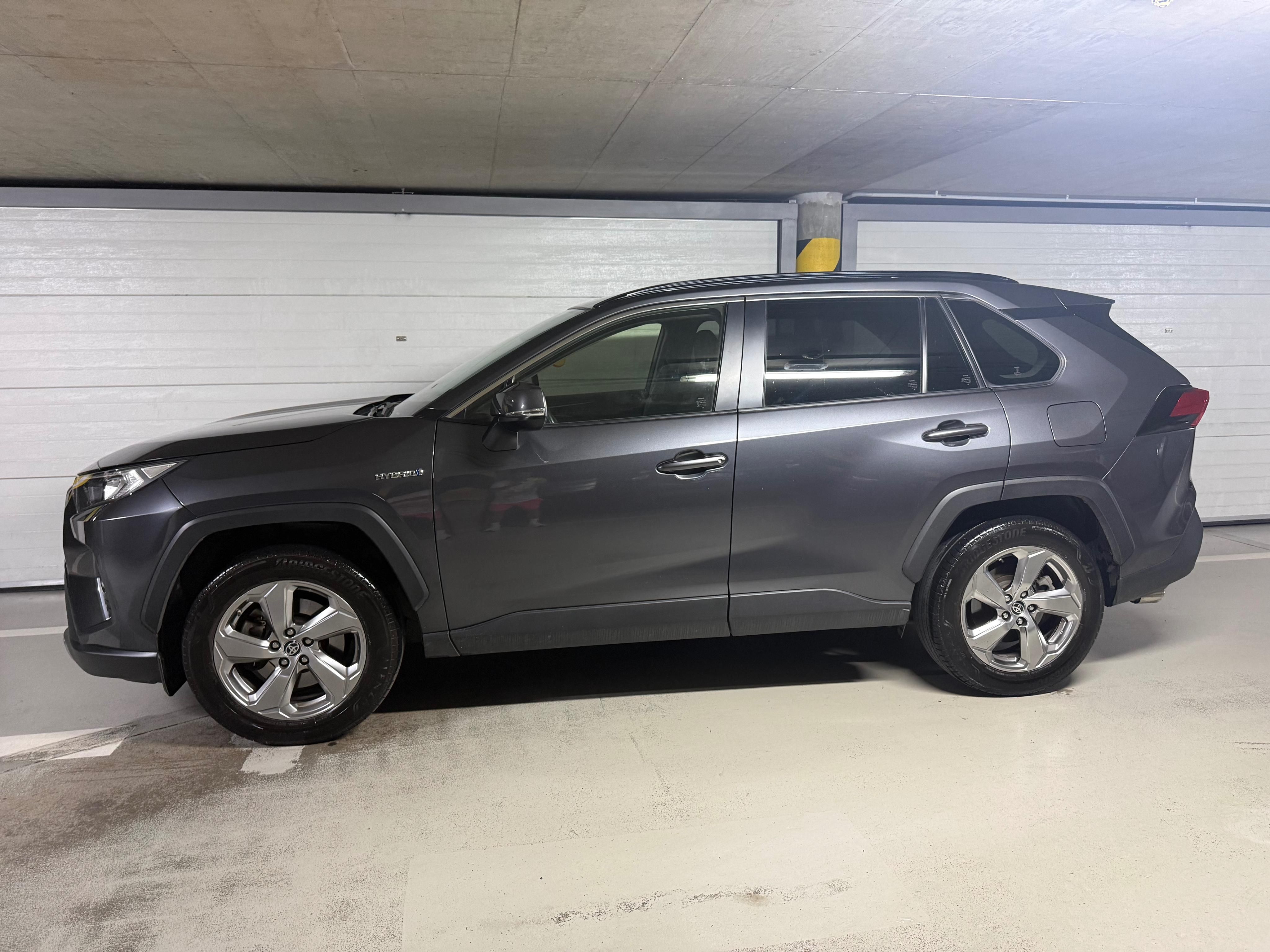 Toyota Rav4, 2.5HEV,ČR,1.MAJ,SERVIS,CEBIA - fotka 4