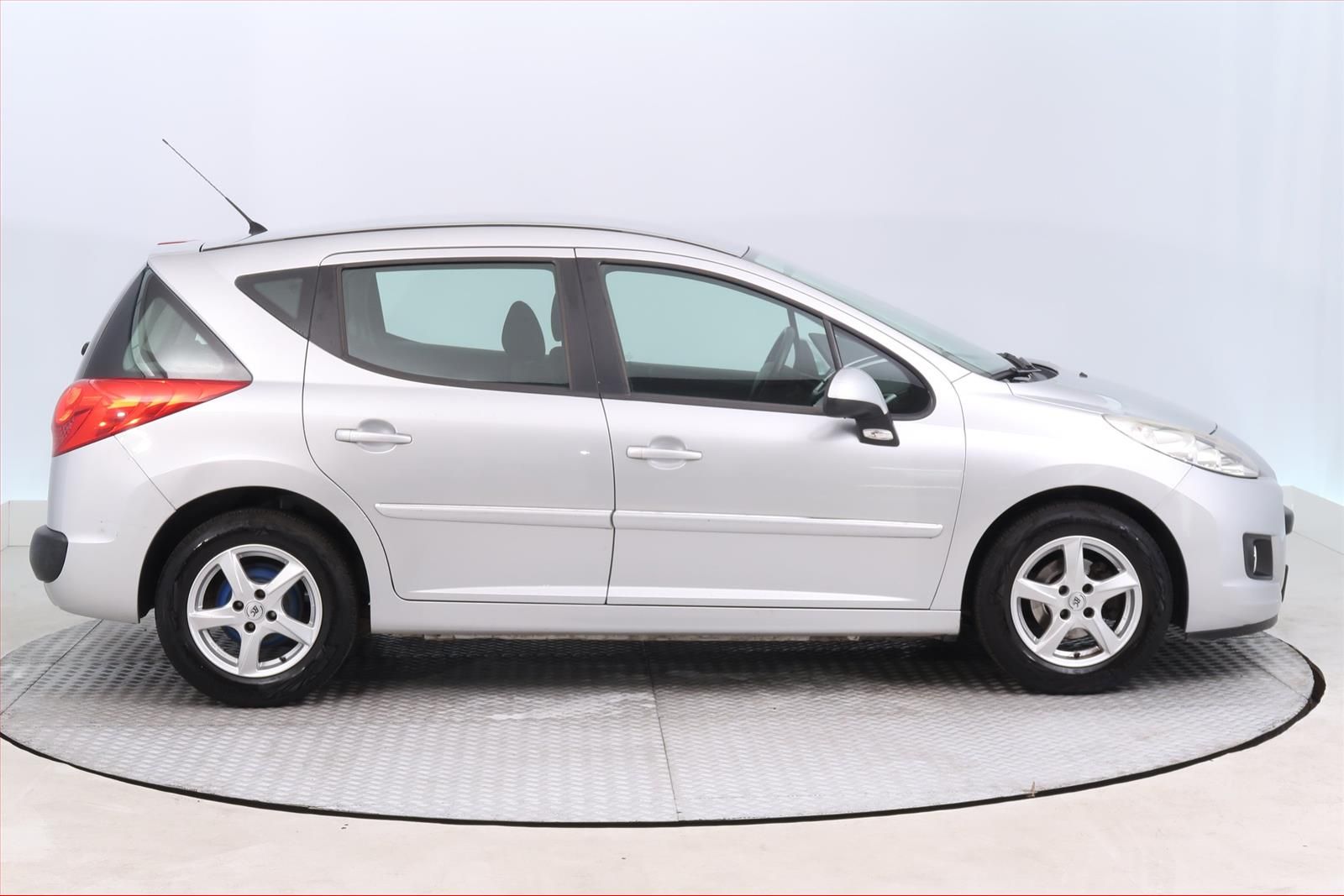 Peugeot 207, 1.4, zamluveno - fotka 6