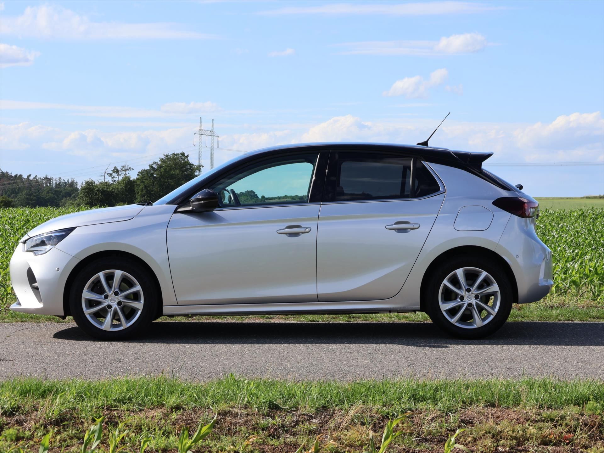 Opel Corsa, 1,2 Turbo 74kW Aut. Elegance - fotka 4