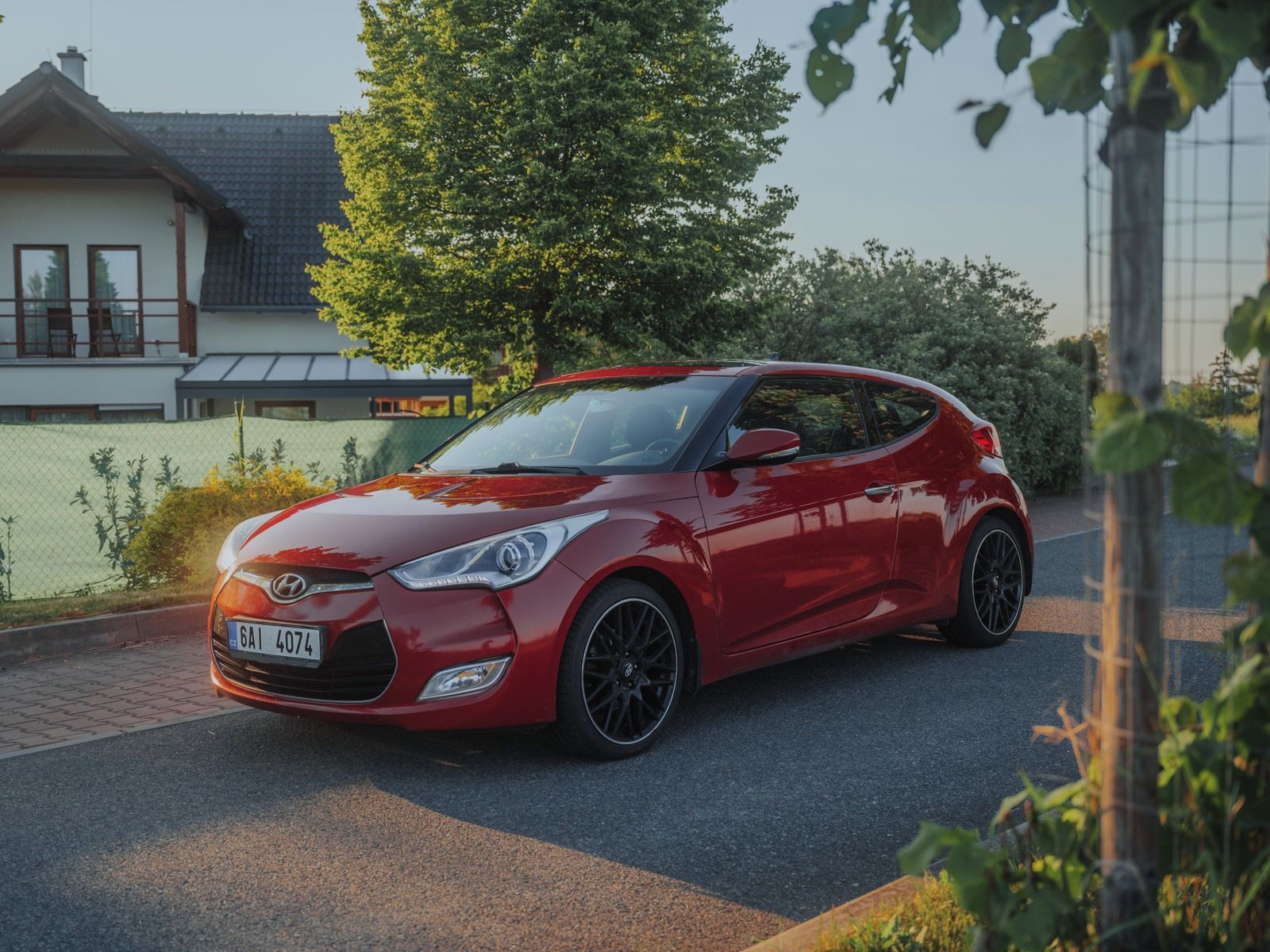 Hyundai Veloster, 1.6 GDi 103kW, ČR, STK 10/2027 - fotka 5