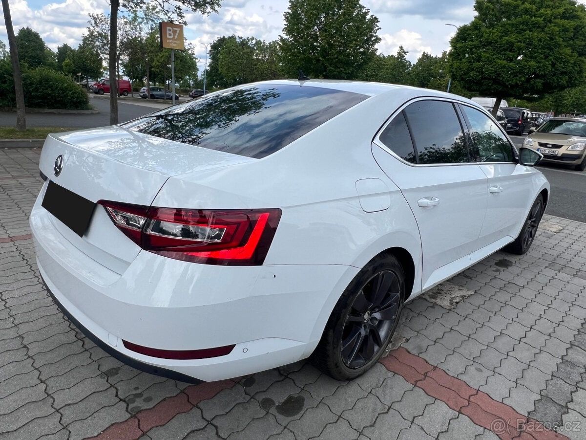 Škoda Superb, 2.0TDi  L&K 140kW DSG Panorama - fotka 3
