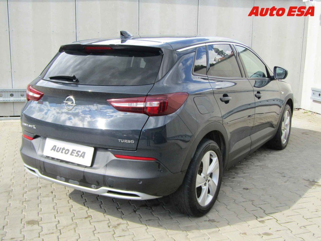 Opel Grandland X, 1.2 T,1.maj,ČR - fotka 4