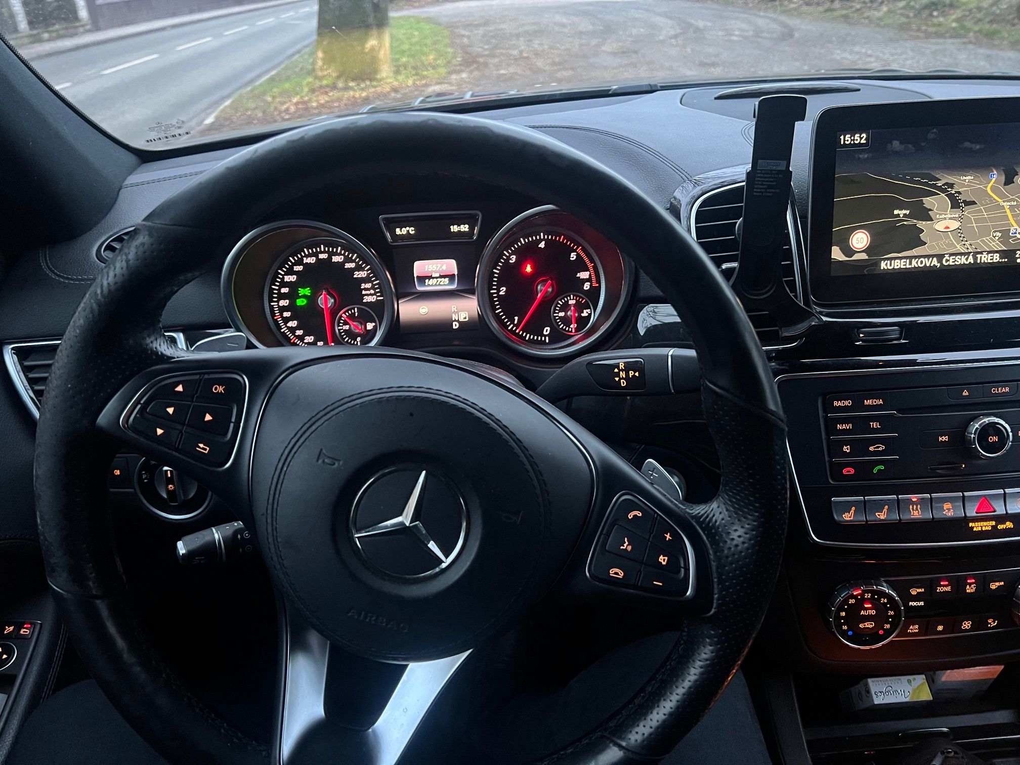 Mercedes-Benz GLS, Mercedes-Benz GLS 350d 149tis - fotka 5