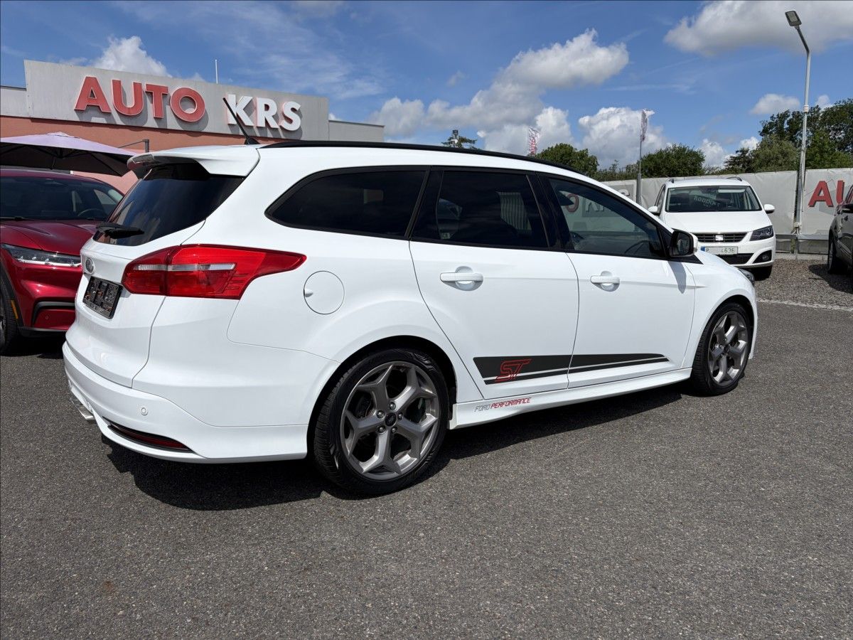 Ford Focus, 2,0 EB 184KW ST , Navi,Winterp - fotka 4