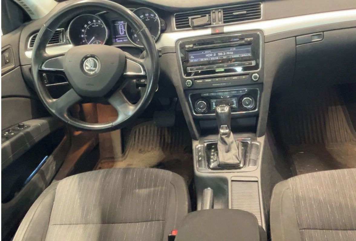 Škoda Superb, 2.0Tdi 125KW ELEGANCE 193tkm - fotka 5