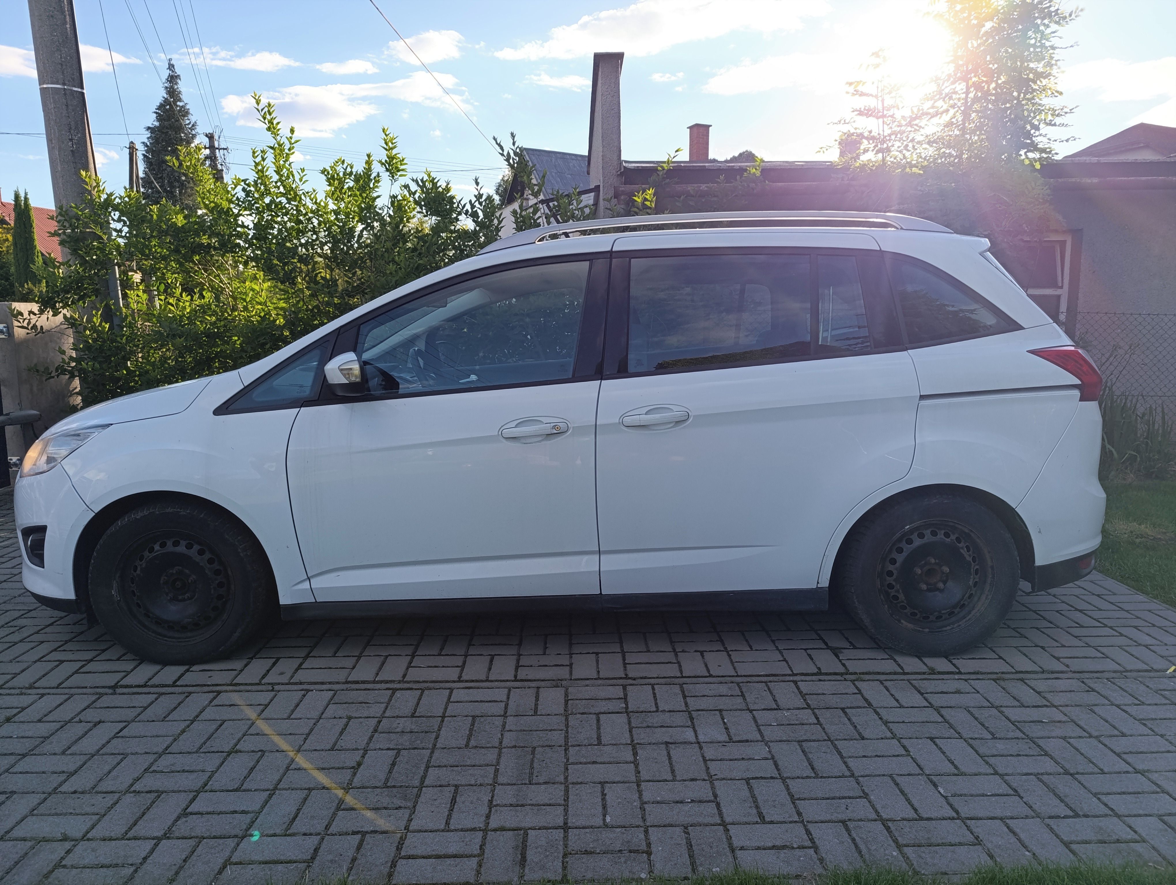 Ford Grand C-MAX, 1.6 TDCi 85kW - fotka 2