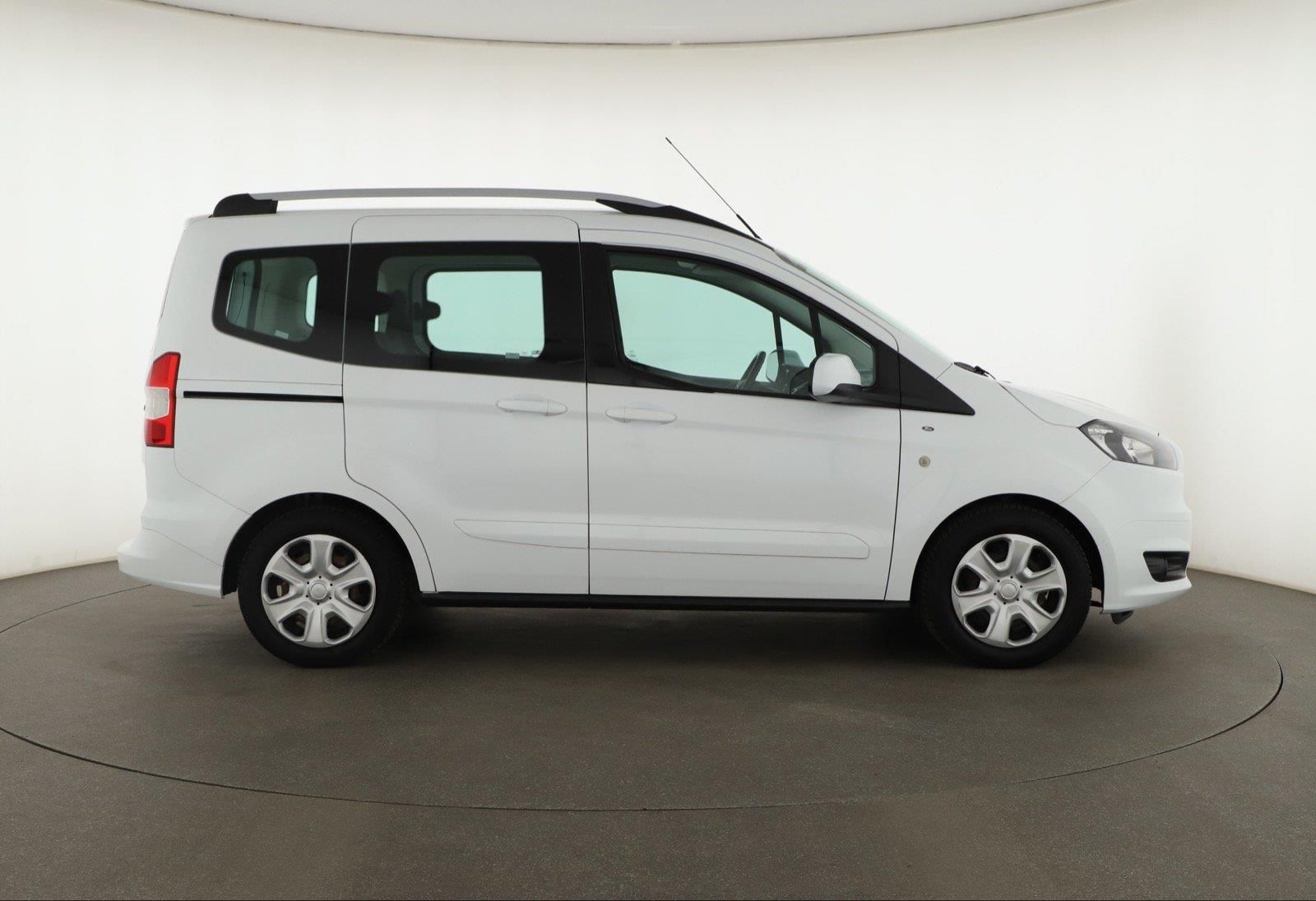 Ford Tourneo Courier, 1.0 EcoBoost, Trend, 5Míst - fotka 6