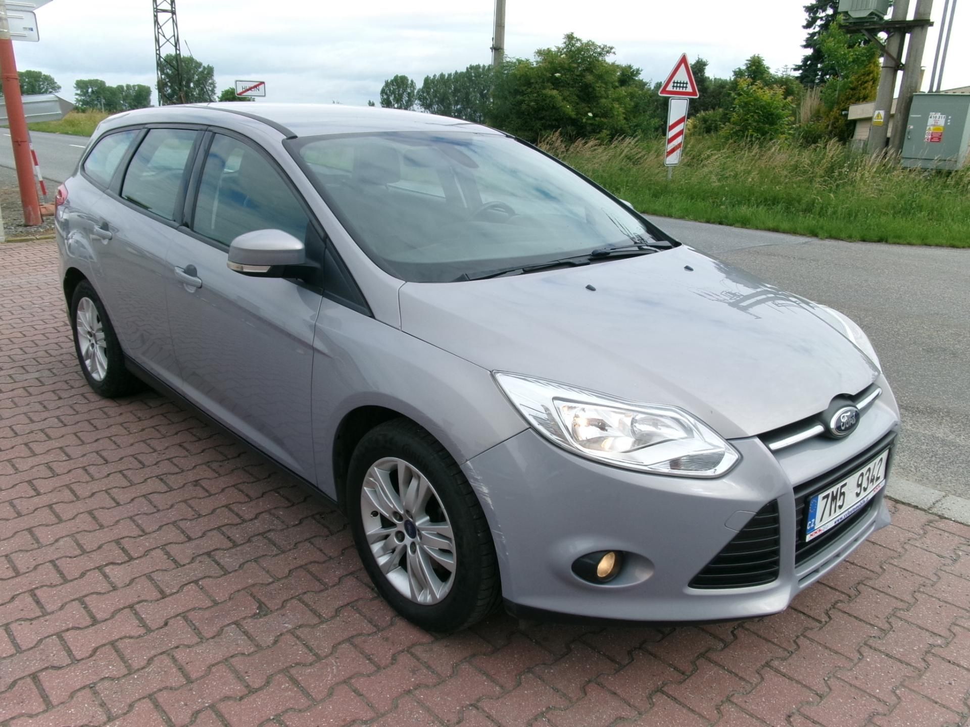 Ford Focus, 1,0 ECOBOOST AC BT TEMP - fotka 3