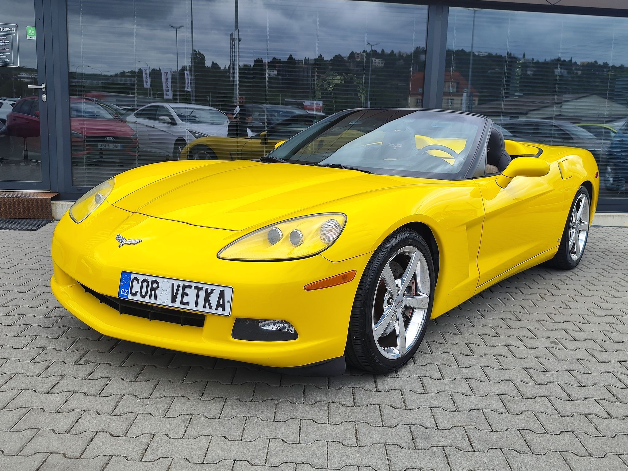 Chevrolet Corvette, 6.2L/321kW V8 LS3 Cabrio - fotka 2