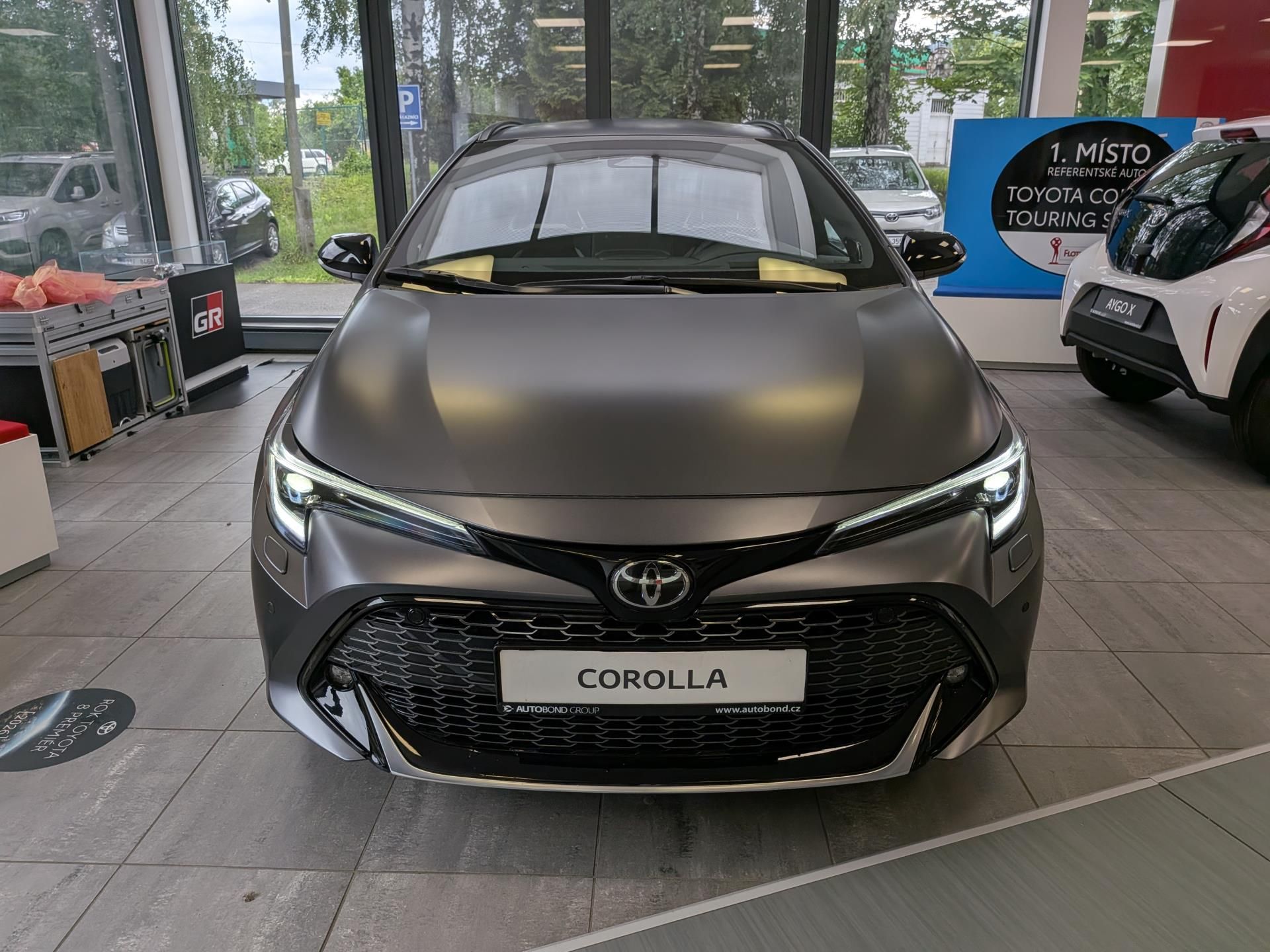 Toyota Corolla, 2,0 HEV GR SPORT JBL – MATNÁ Š - fotka 2