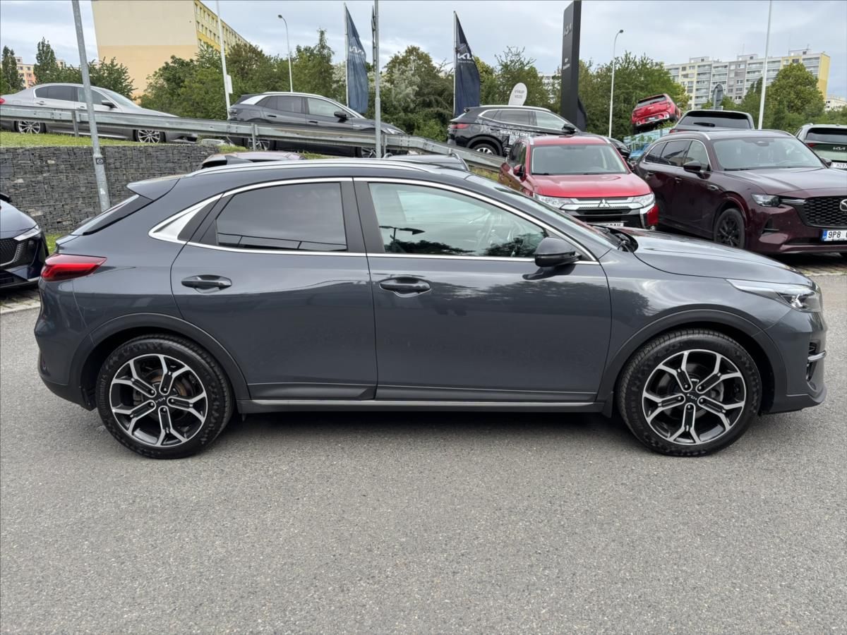Kia XCee´d, 1,5 AT Black Edition ZÁRUKA - fotka 6