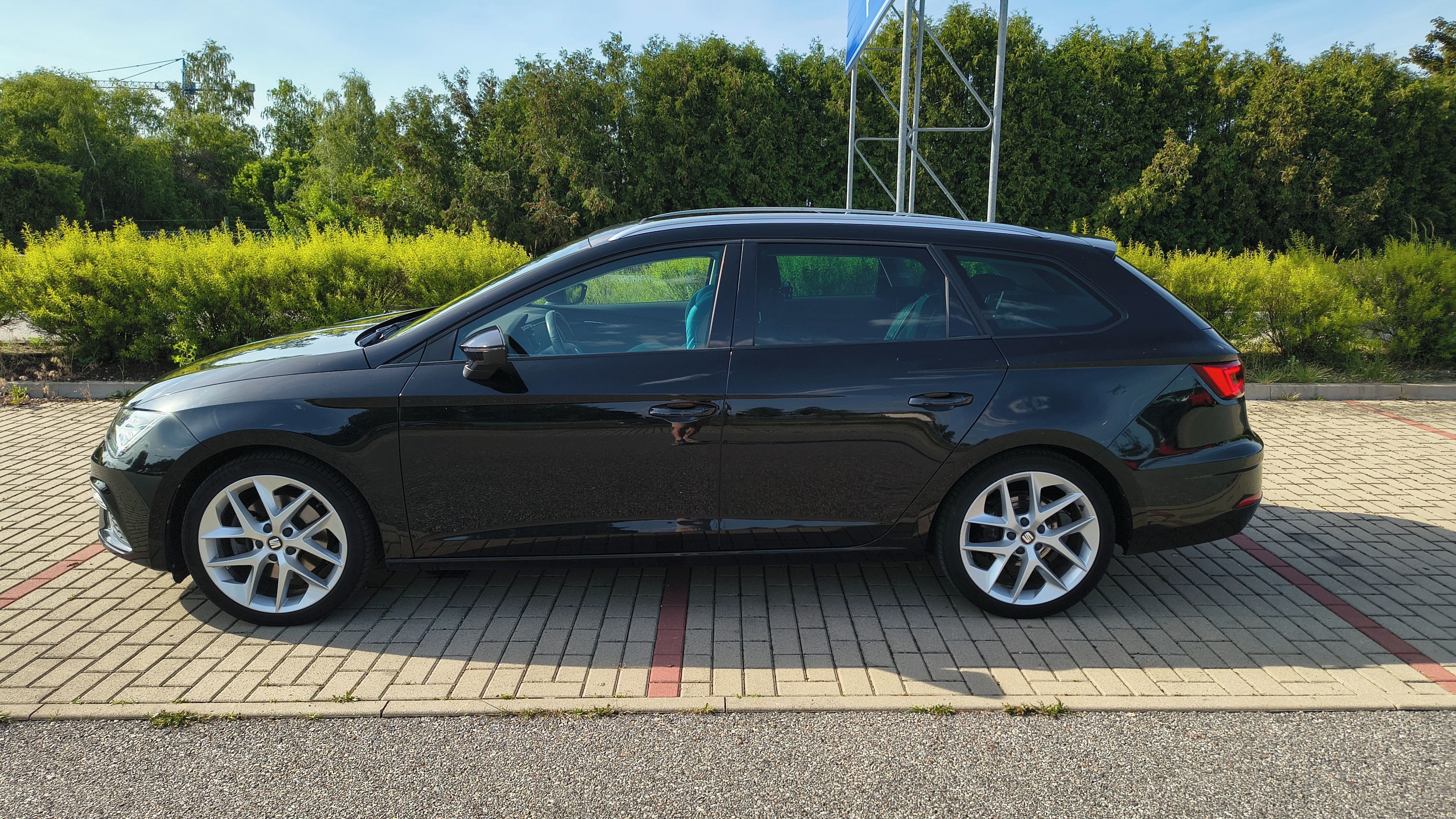 Seat Leon, Seat Leon ST 1.8 TSI DSG - fotka 2