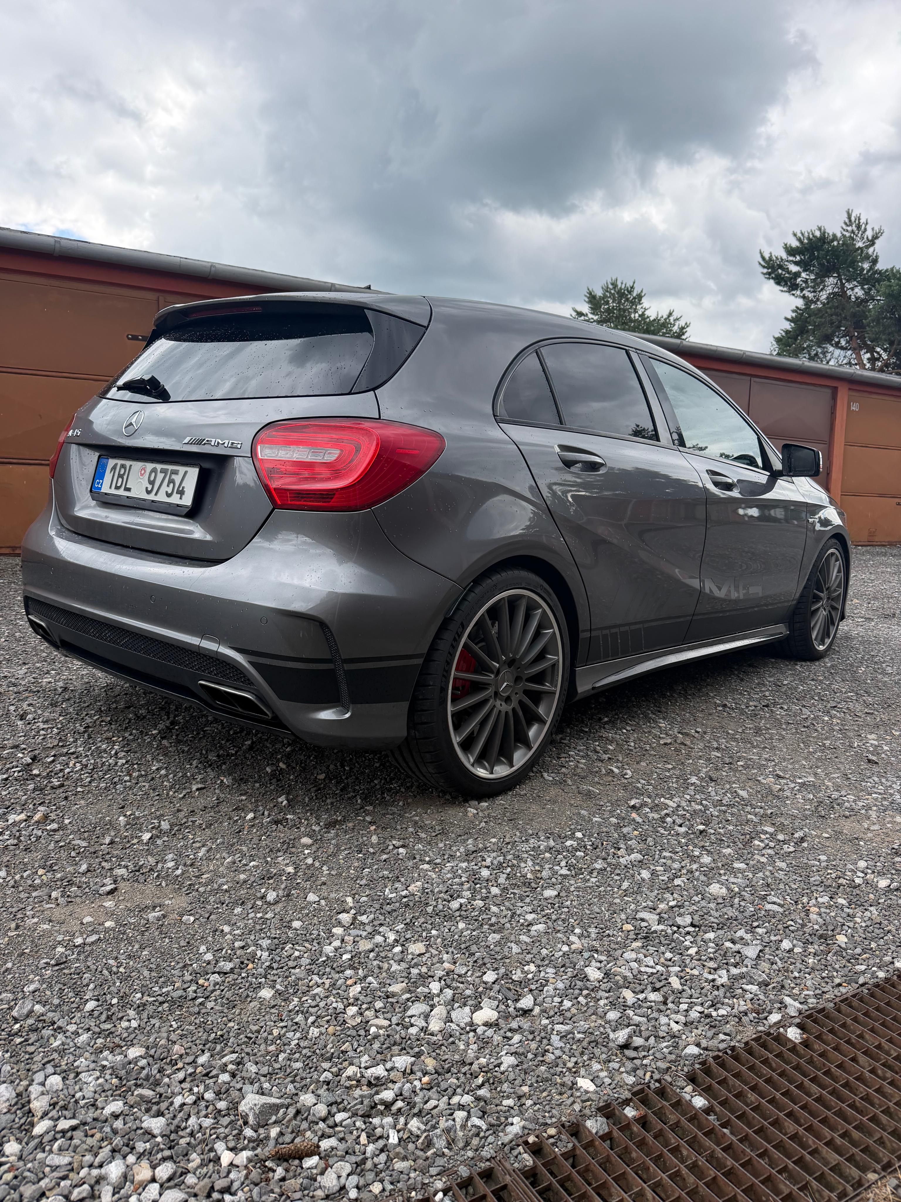 Mercedes-Benz Třídy A, Mercedes A45 AMG - fotka 6