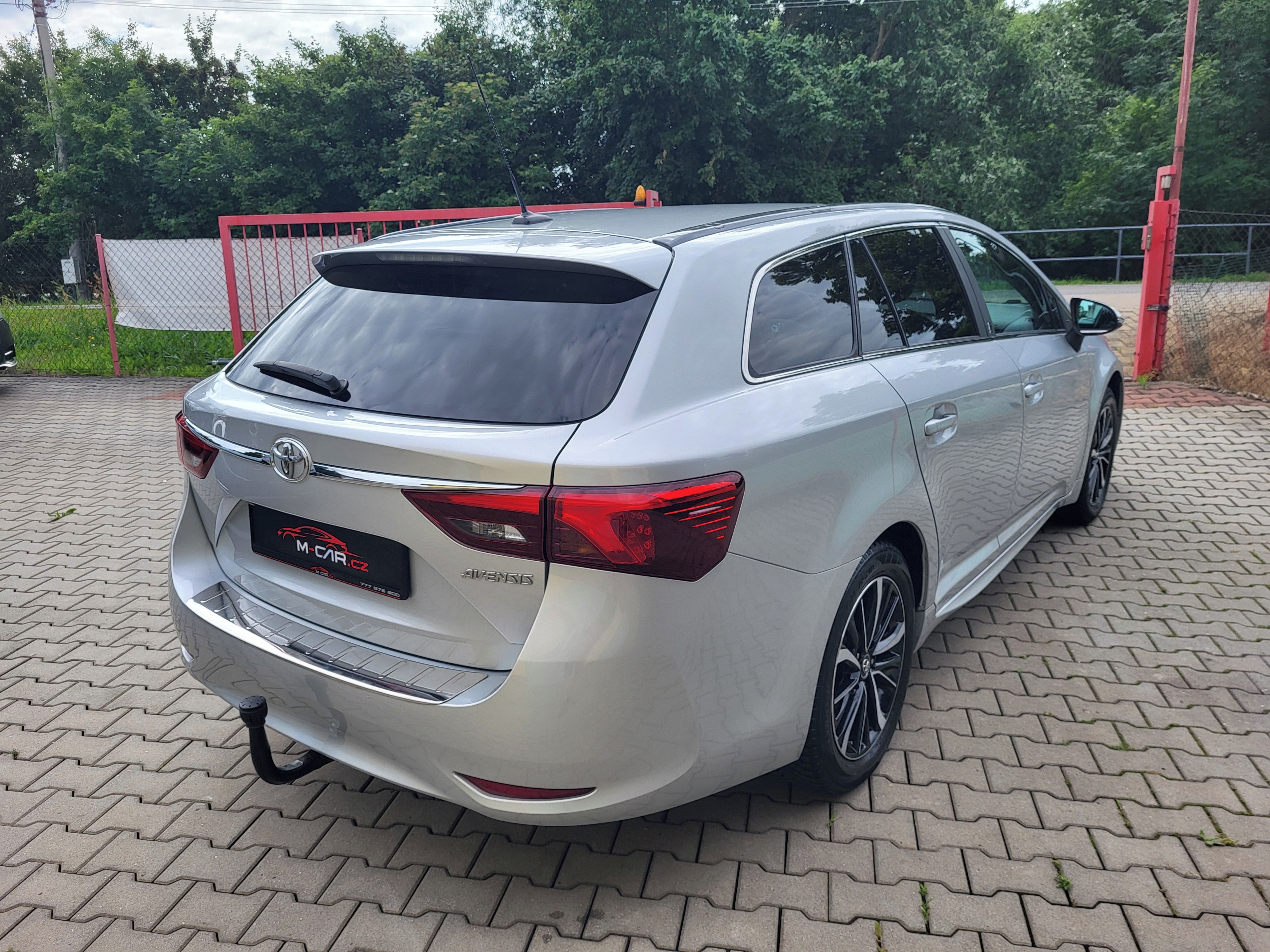 Toyota Avensis, Toyota Avensis 1.8 VVT-i TAŽNÉ - fotka 5