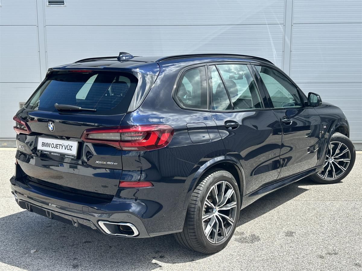 BMW X5, xDrive45e - fotka 2