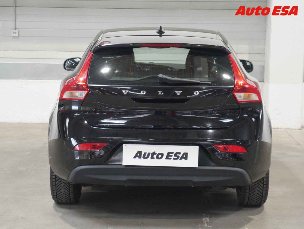 Volvo V40, 2.0 D,Navi,AC - fotka 5