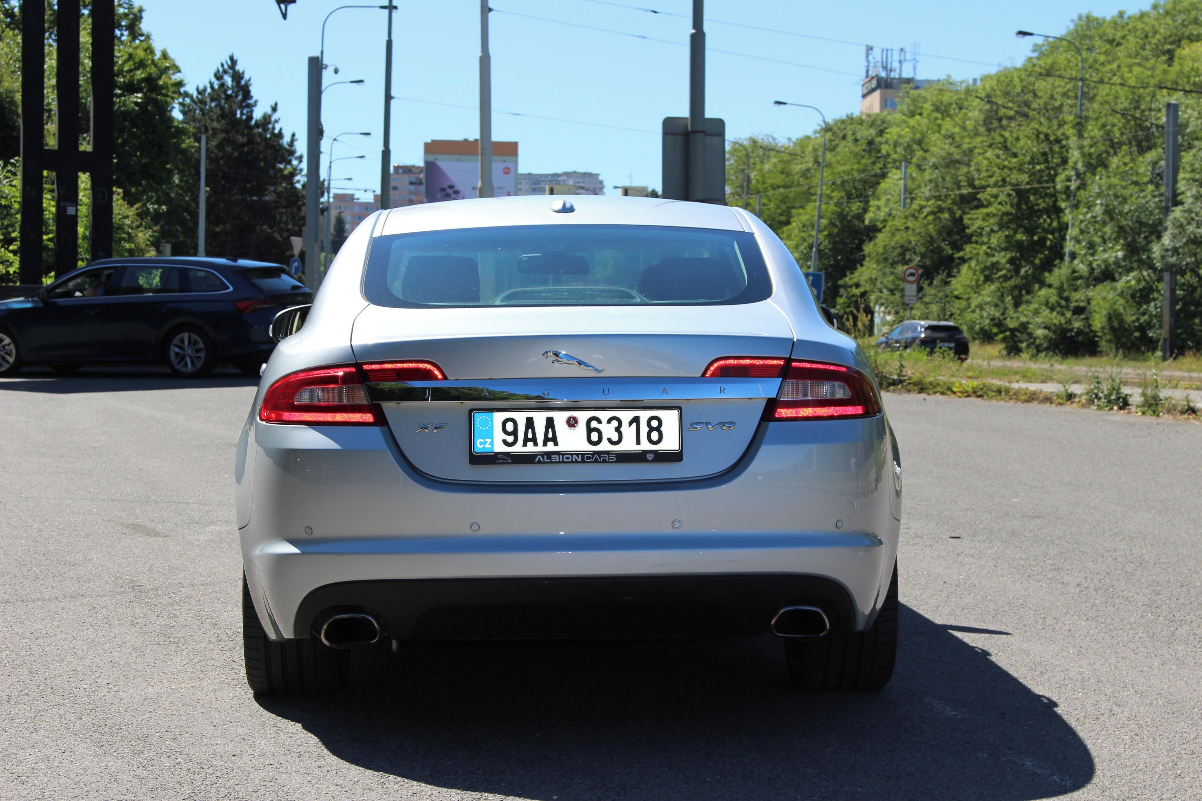 Jaguar XF, 4,2l supercharged V8 - fotka 6