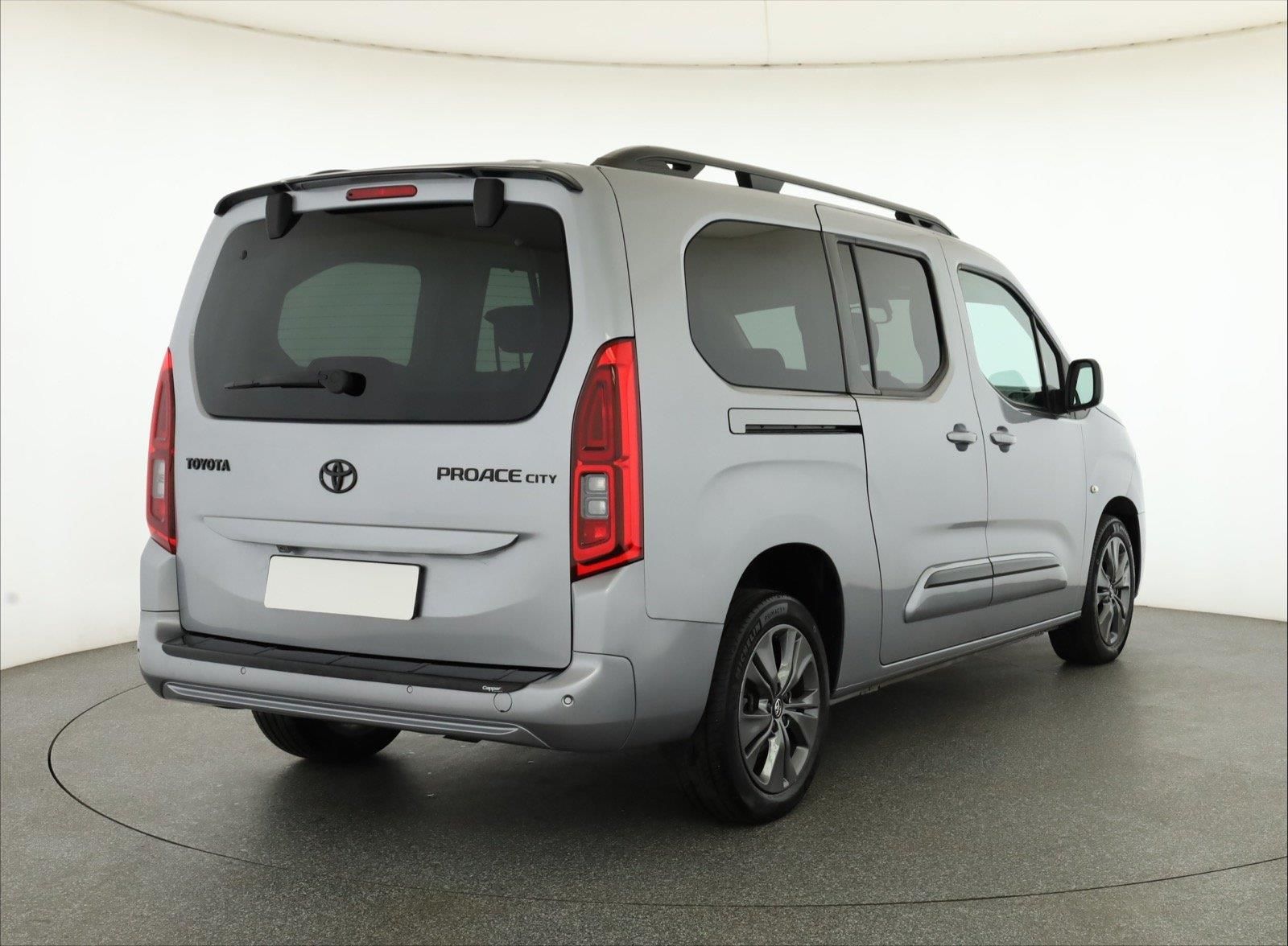 Toyota Proace City Verso, Maxi 1.5 D-4D, Family, 7Míst - fotka 4