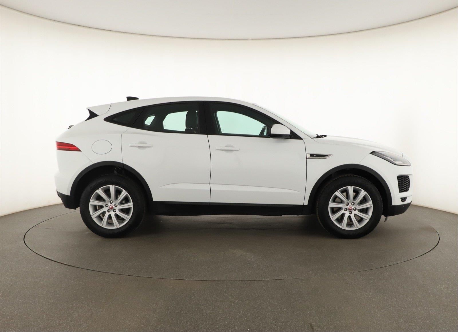 Jaguar E-Pace, P200 AWD, 4X4, Automat, Kůže - fotka 6