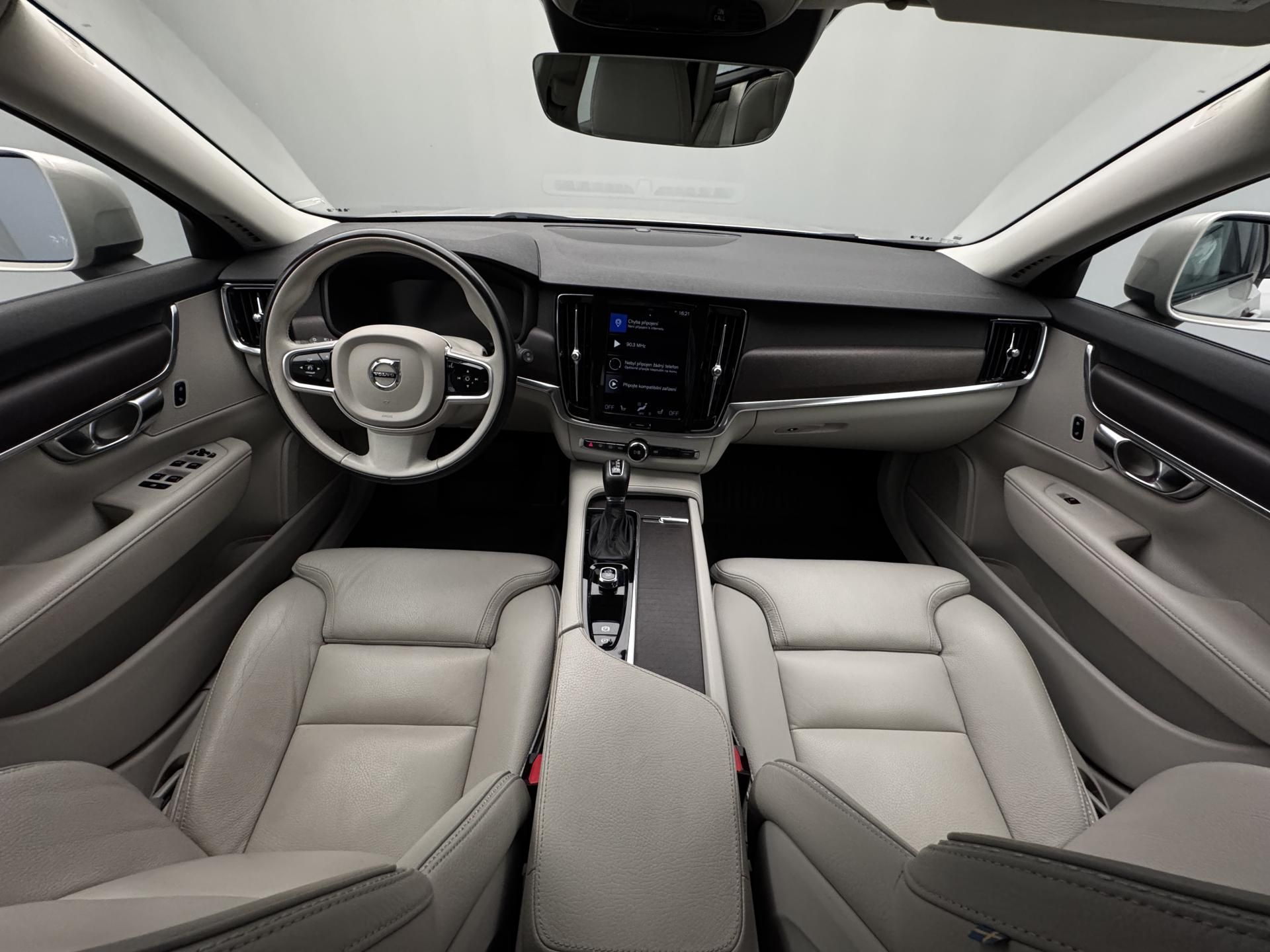 Volvo V90, CC D4 AWD MOMENTUM AUT - fotka 2