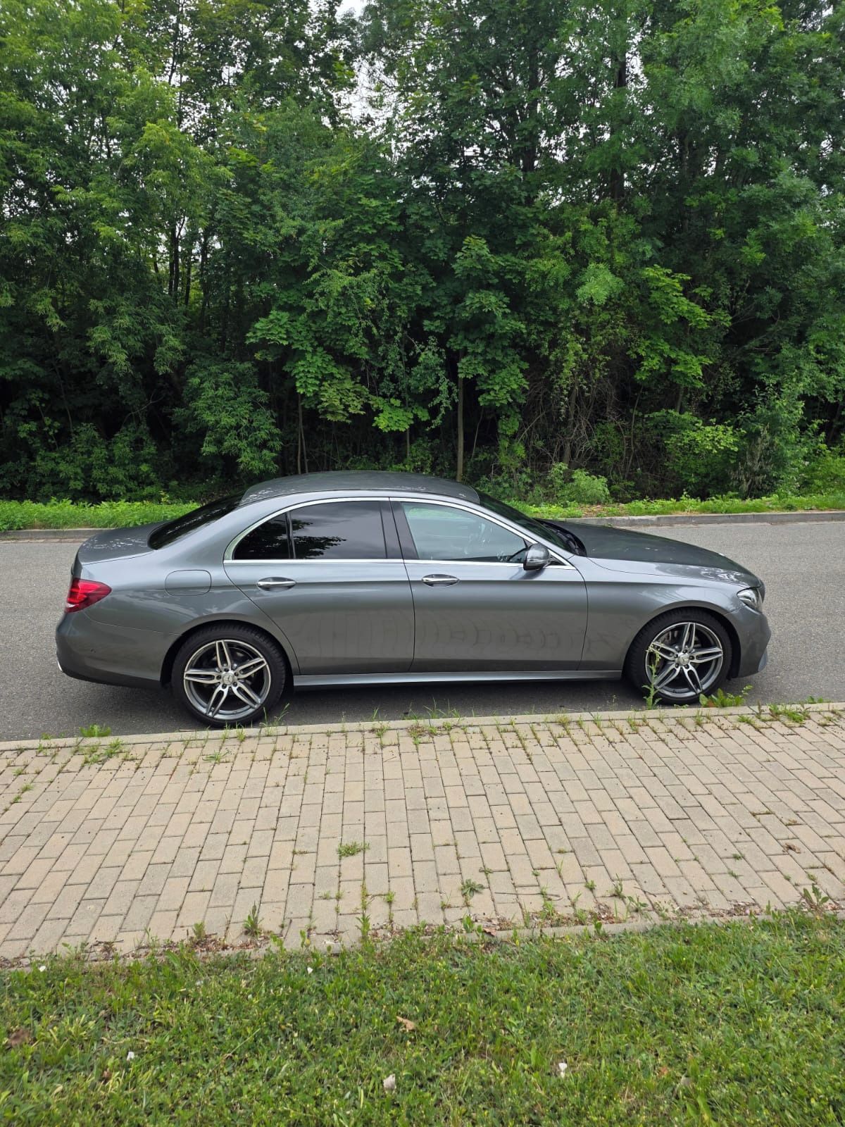 Mercedes-Benz Třídy E, 220D 4Matic, AMG,HUD, servis - fotka 2