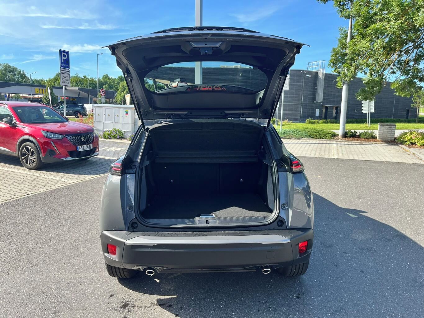 Peugeot 2008, ALLURE Hybrid 145 e-DCS6 - fotka 6