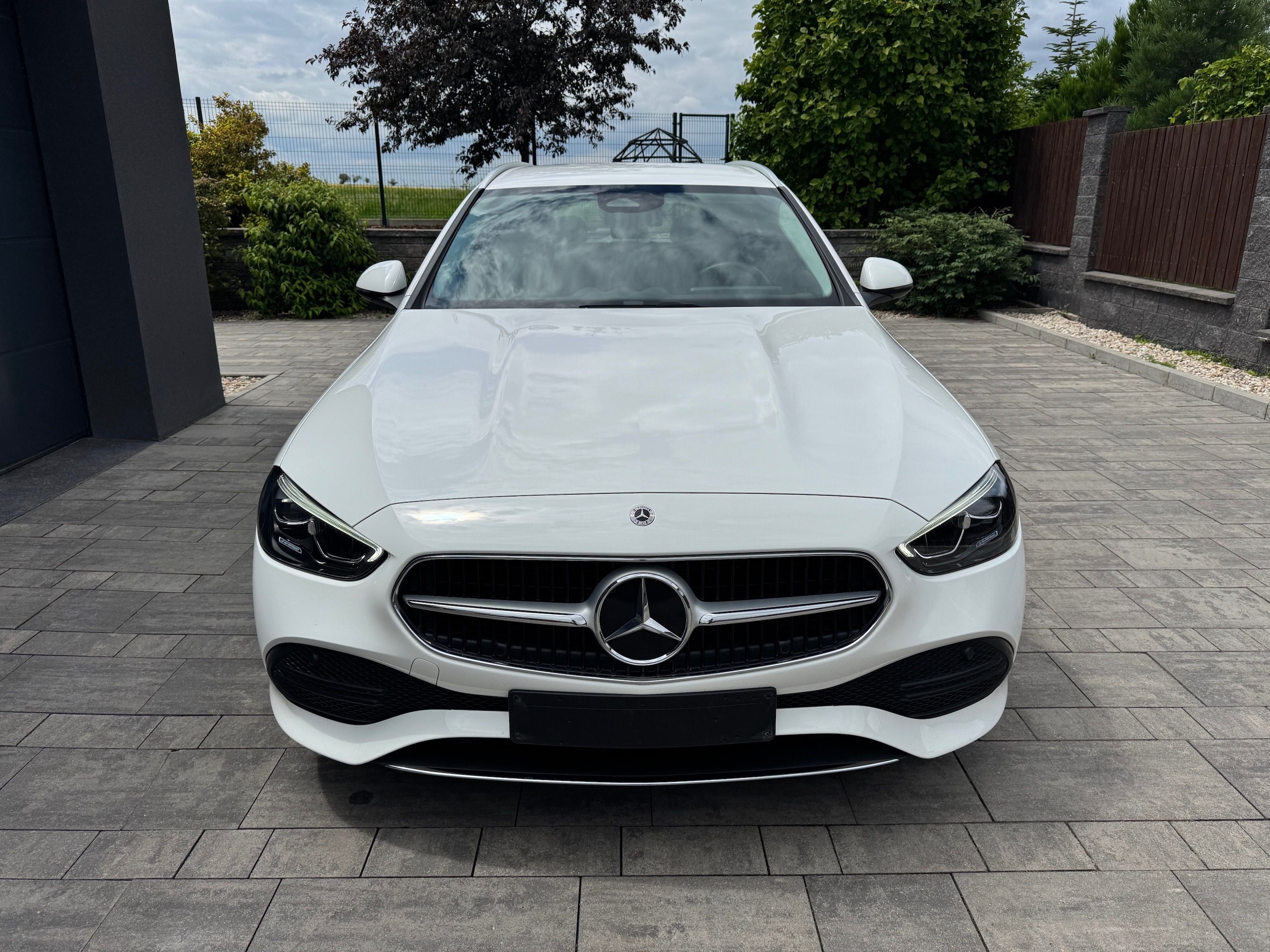 Mercedes-Benz Třídy C, 220d, 4MATIC, AVANTGARDE - fotka 2