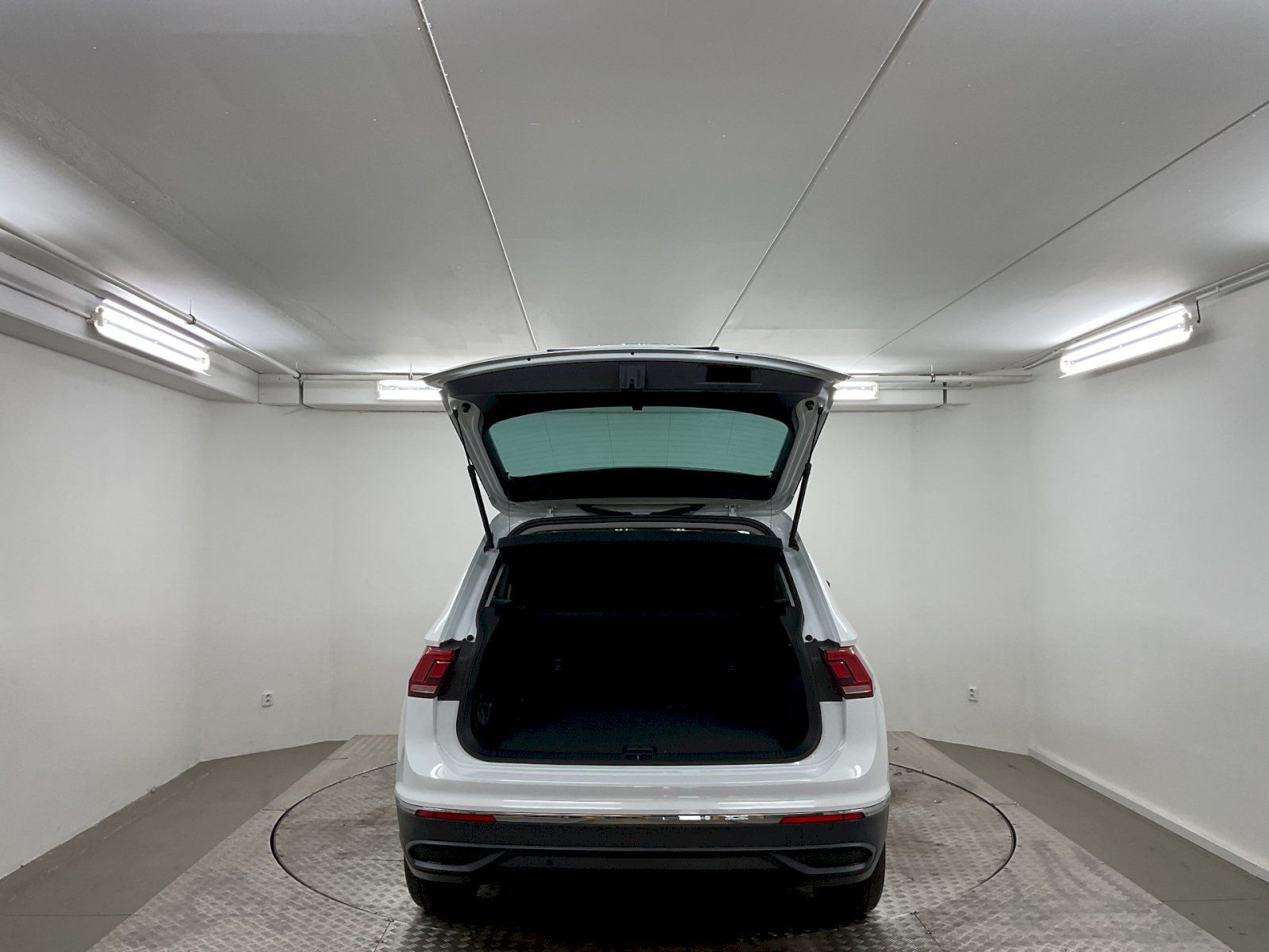 Volkswagen Tiguan, 1.5 TSI ACT 110 kW Life M6F - fotka 6