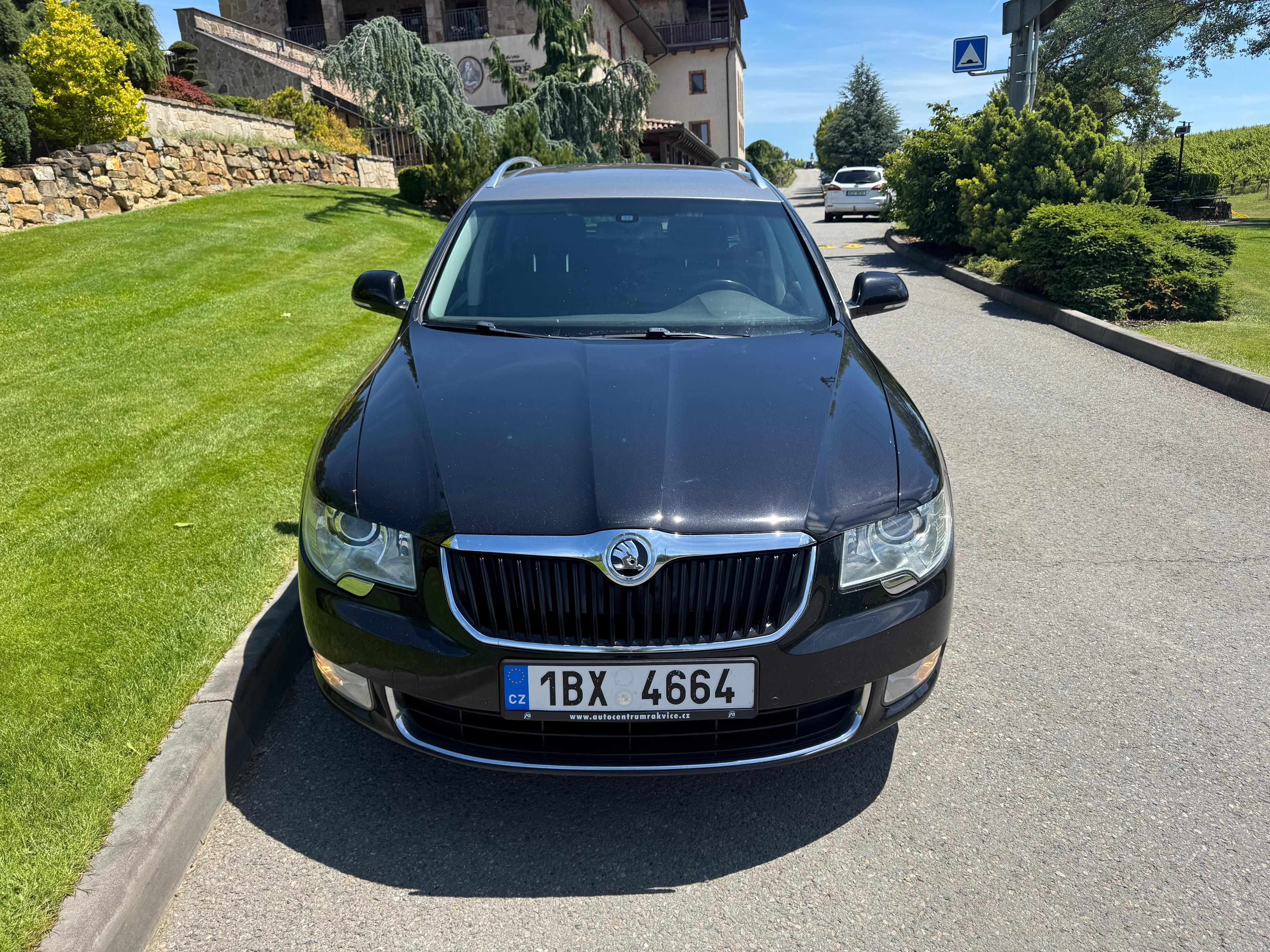 Škoda Superb, 2.0TDi 125KW DSG ČR SER. - fotka 5