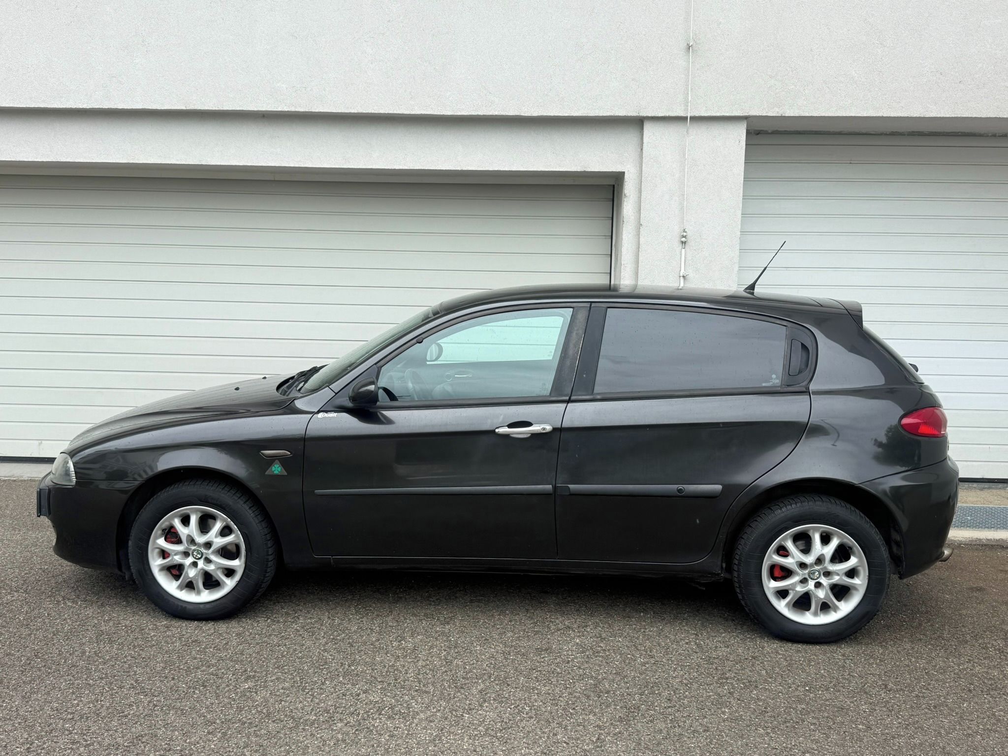 Alfa Romeo 147, 1.6i, 77kw L+Z pneu - fotka 2